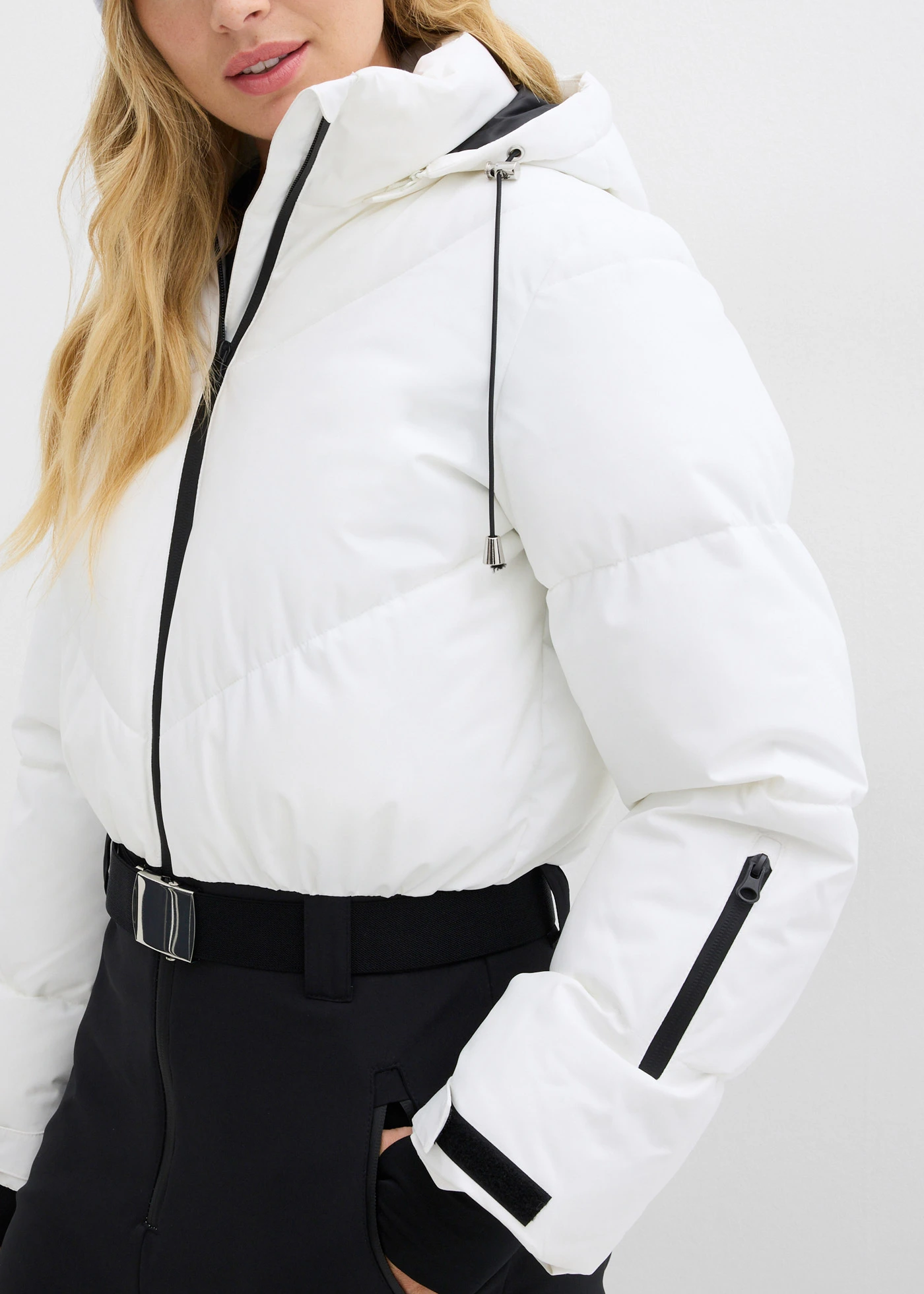 Hydrofobowy sportowy kombinezon na ciepłej podszewce • biały + czarny • sklep bonprix