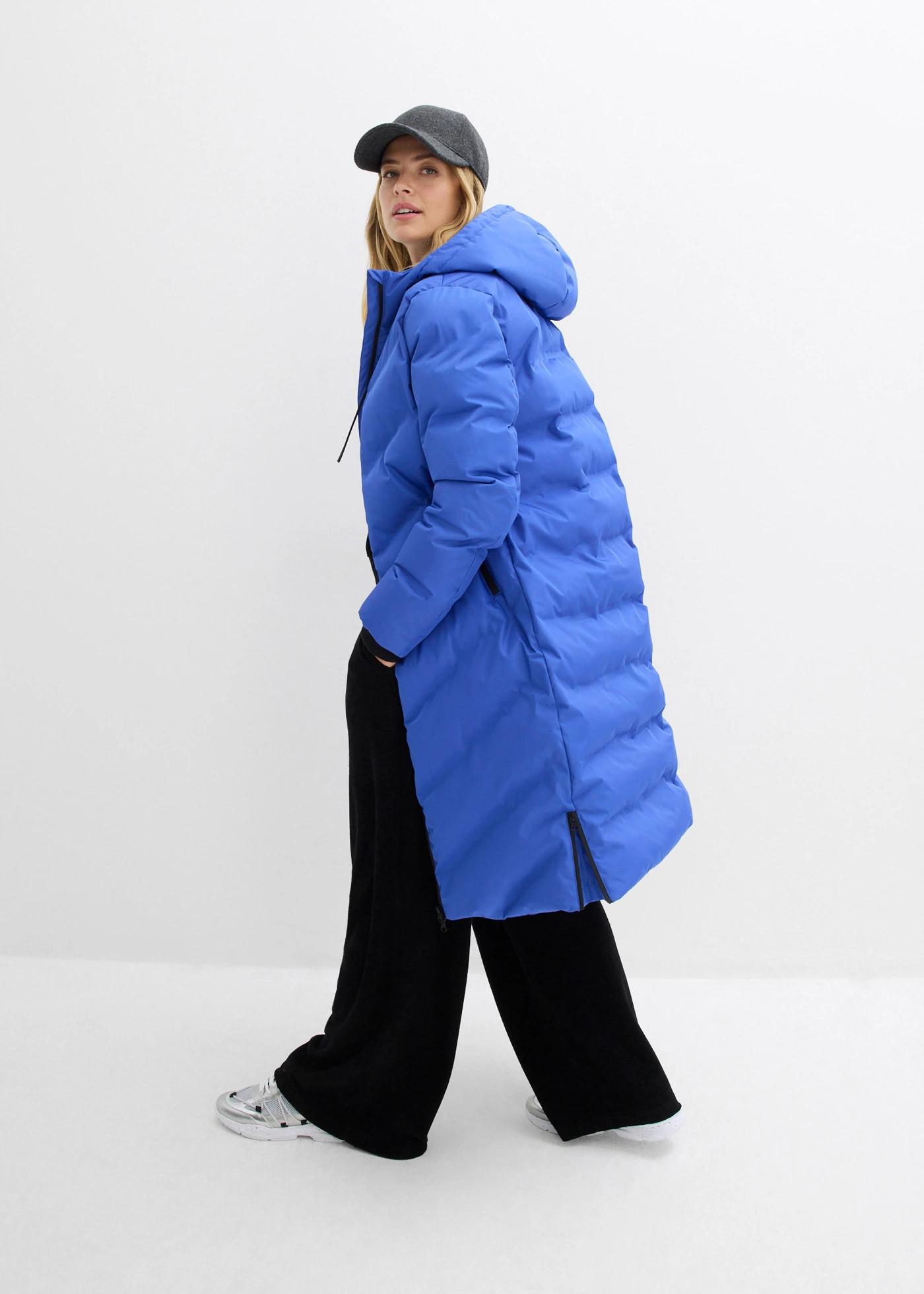 Palton matlasat • albastru briliant • magazin bonprix