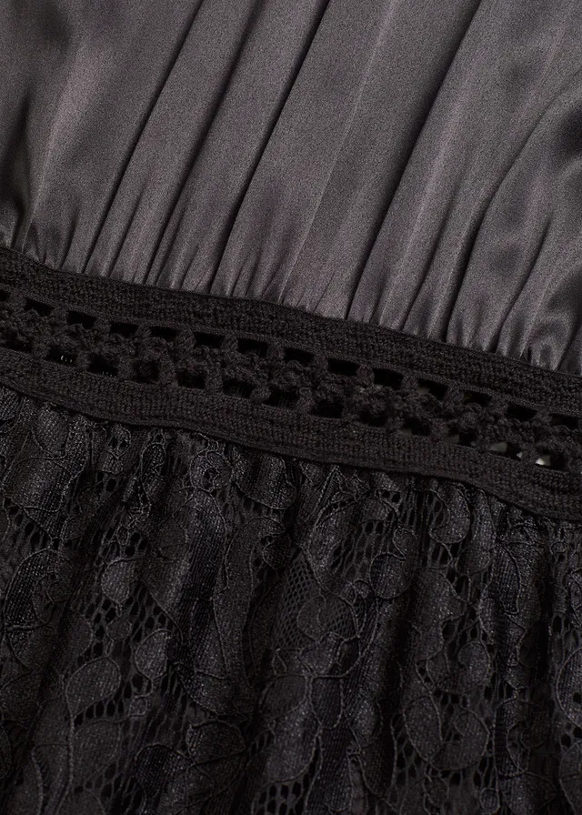 Rochie maxi cu partea de jos din dantelă • negru • magazin bonprix