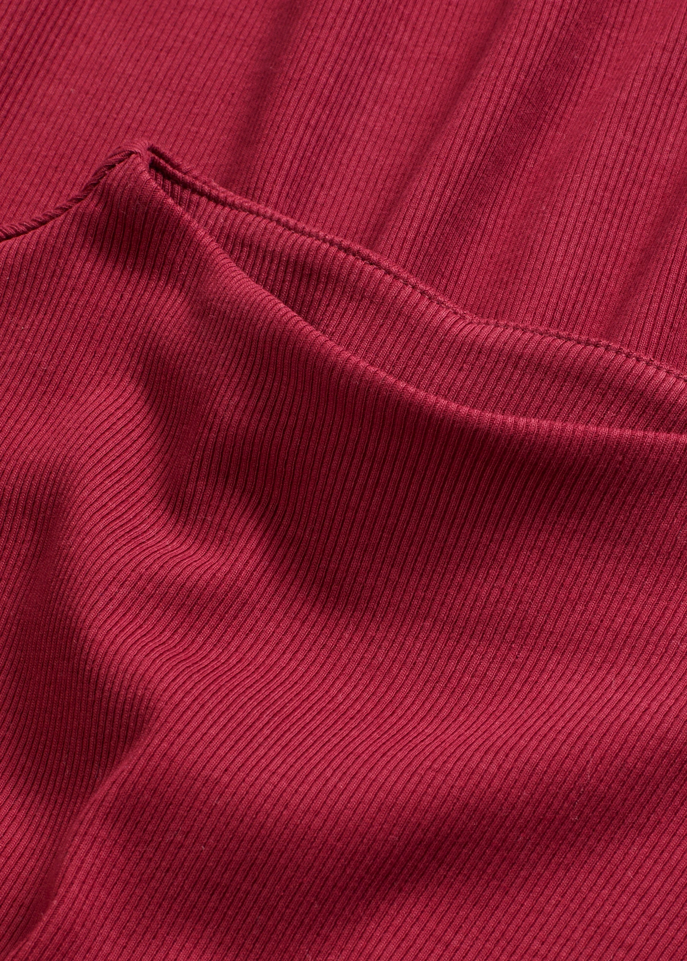 T-shirt manches longues en matière côtelée • rouge rubis • Boutique bonprix