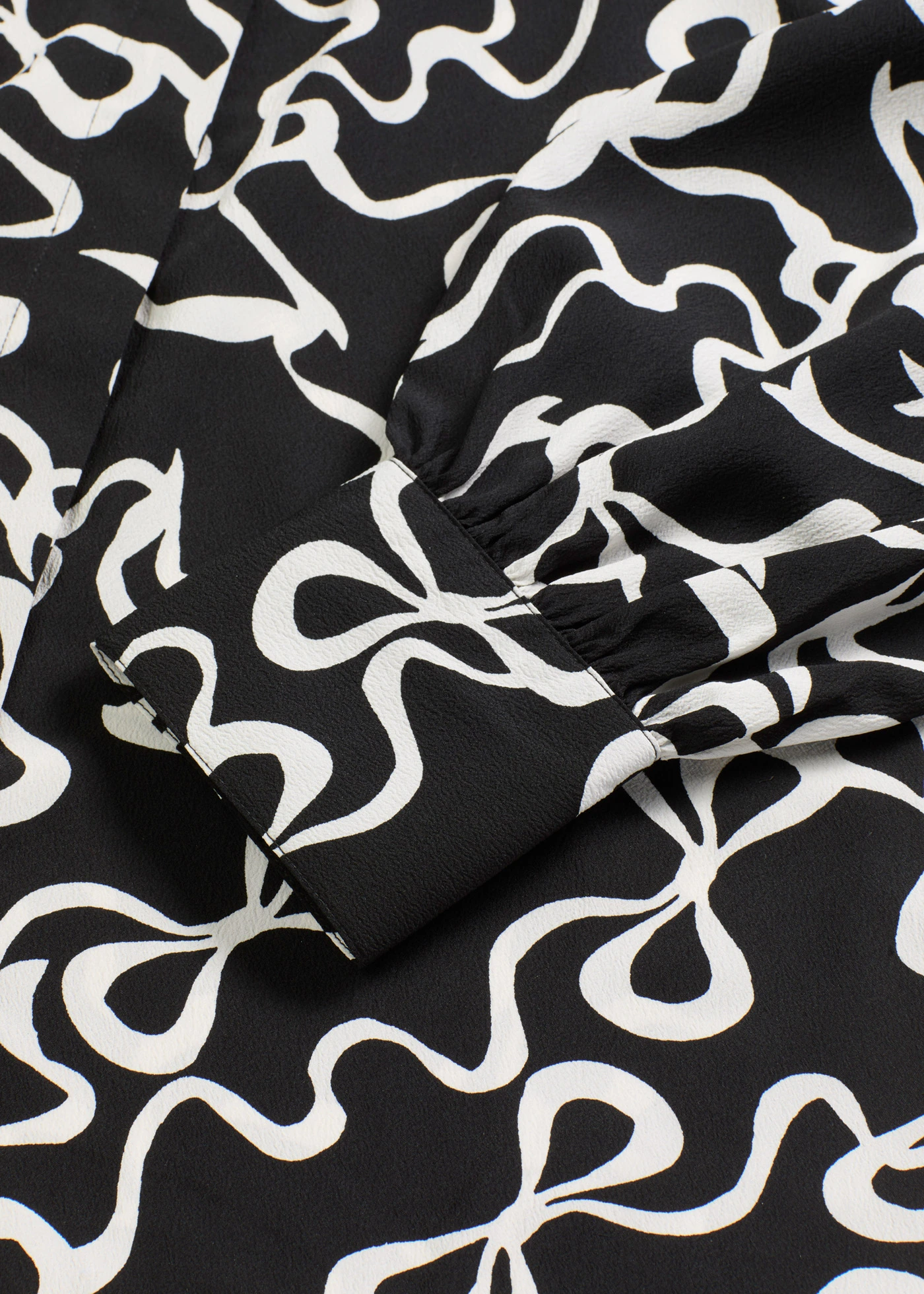 Halenka s vázačkou • černo-bílá s potiskem • bonprix obchod