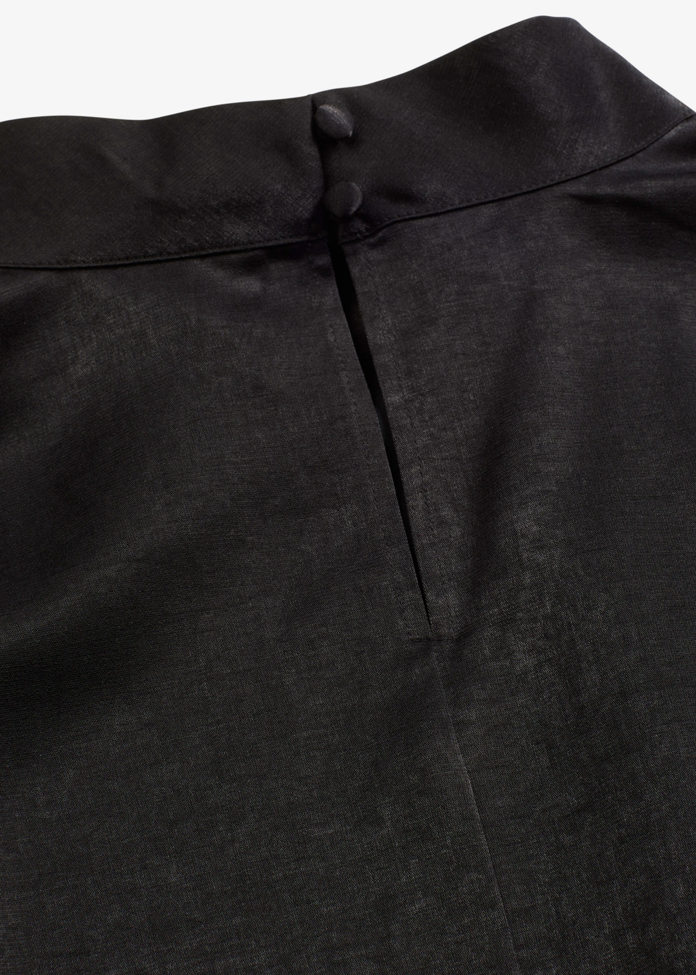 Bluză elegantă, cu mânecă scurtă, din satin lucios • negru • magazin bonprix