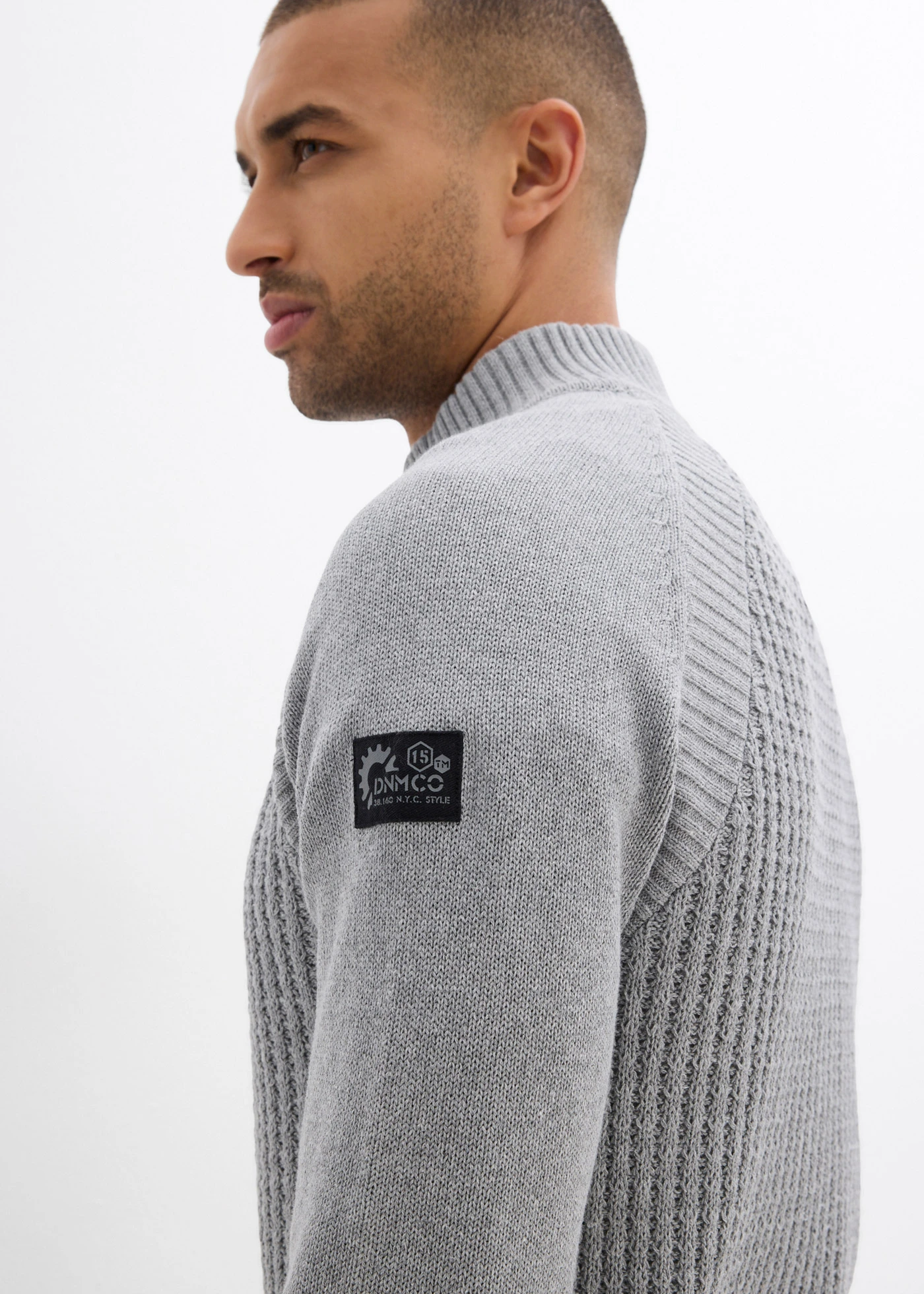 Pull texturé à col montant • gris chiné • Boutique bonprix