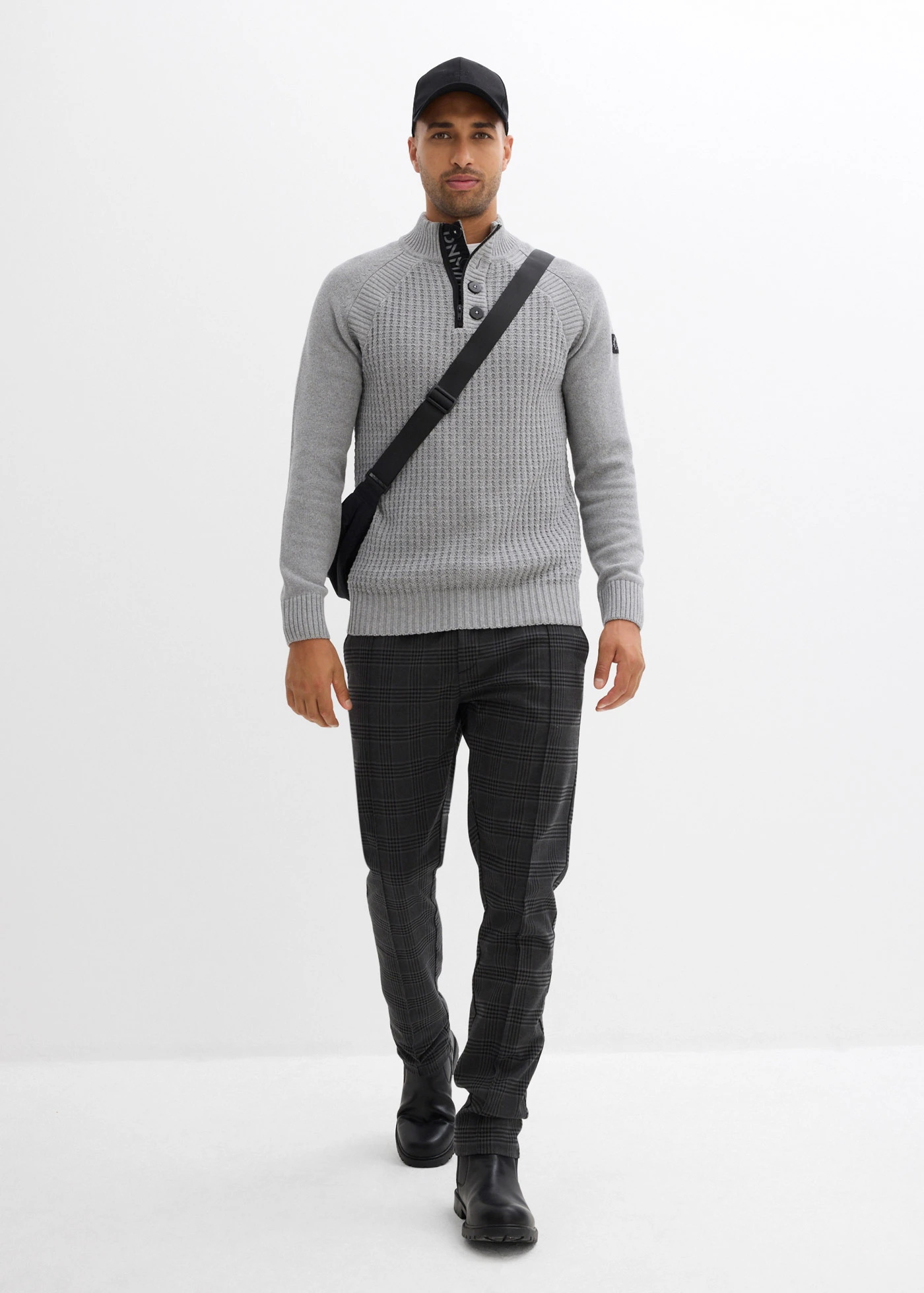 Pull texturé à col montant • gris chiné • Boutique bonprix