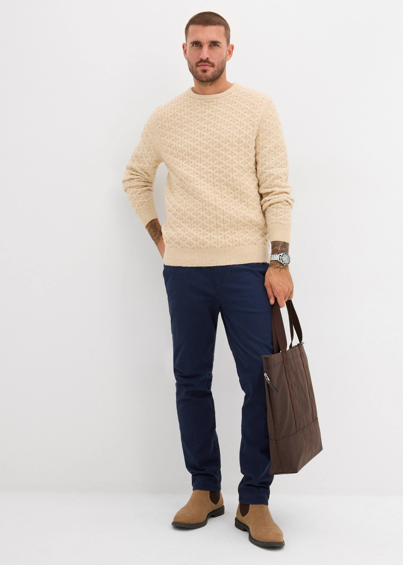 Pull à col rond et motif texturé • sable clair chiné • Boutique bonprix