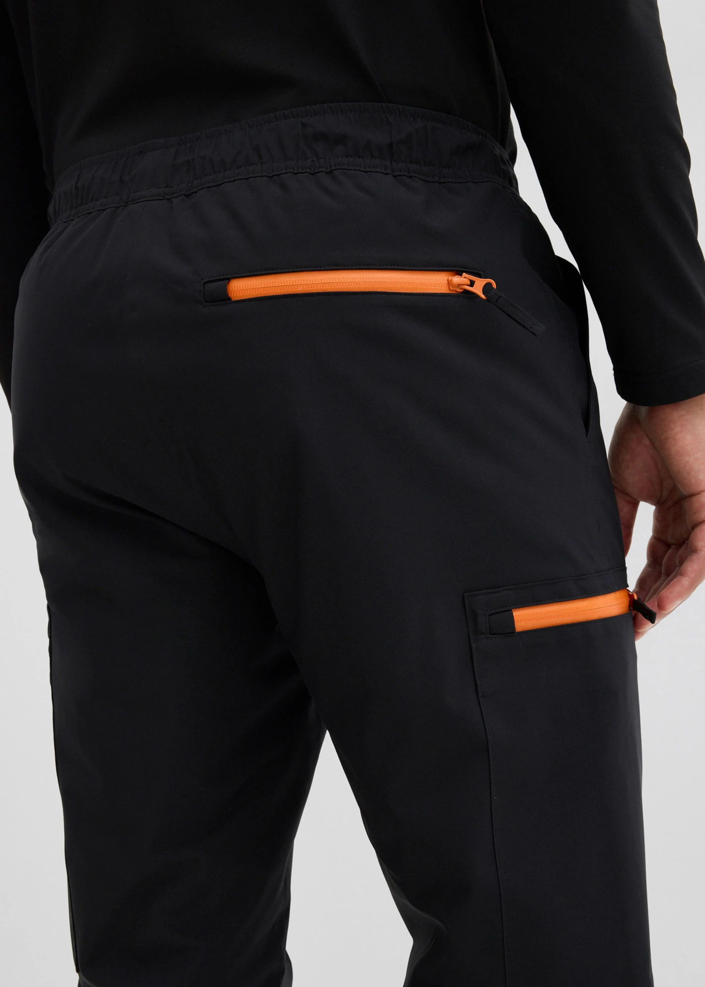 Nepromokavé funkční cargo kalhoty s hřejivou podšívkou, Relaxed Fit • černá • bonprix obchod
