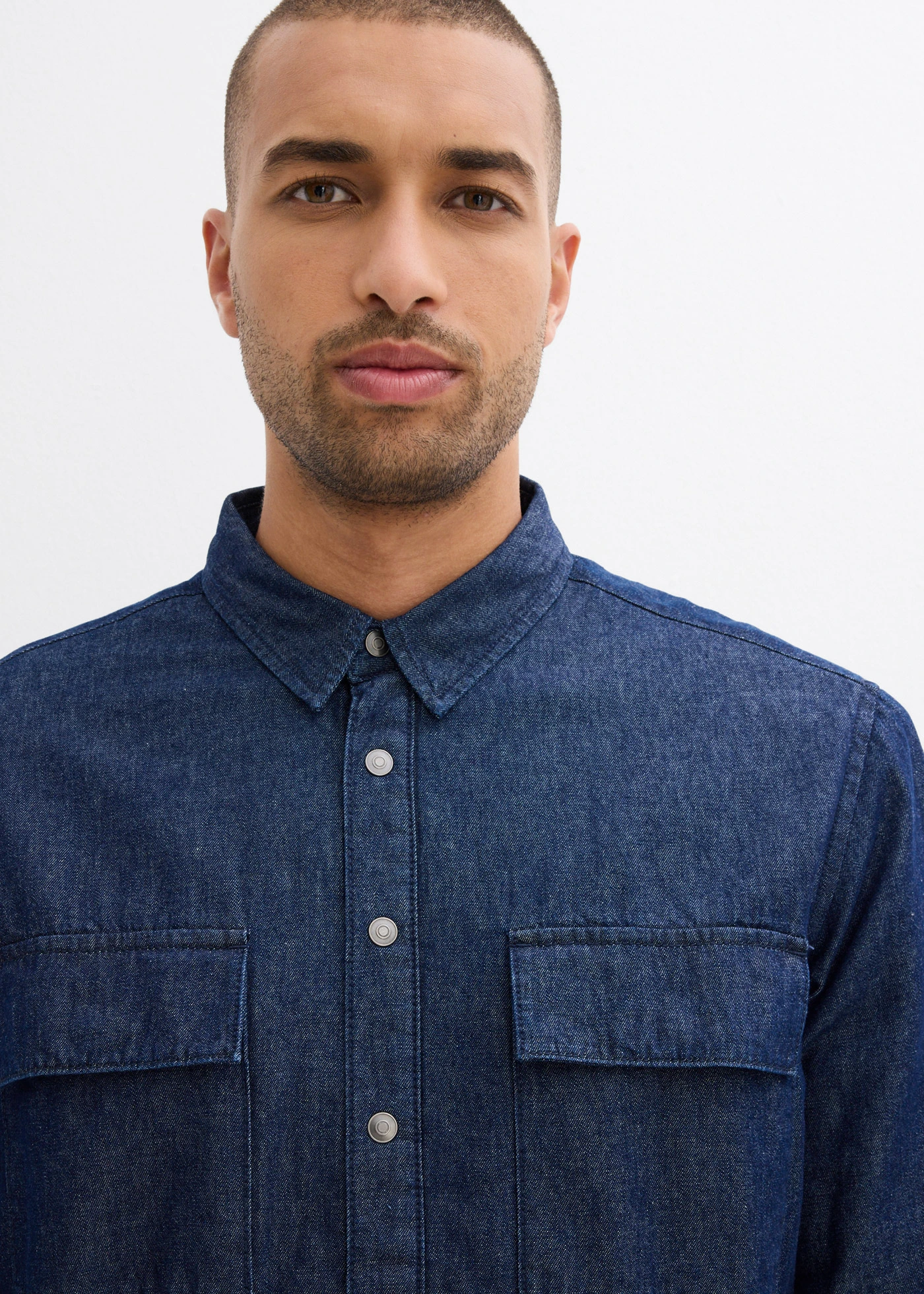 Chemise en jean, doublure chaude en flanelle • bleu foncé denim-beige naturel • Boutique bonprix