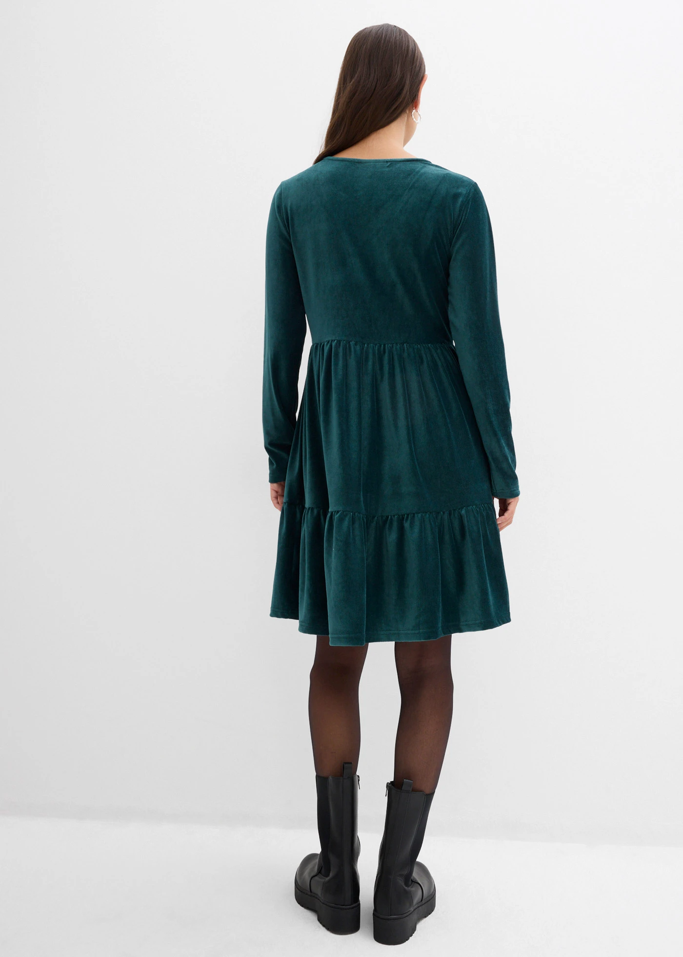 Robe courte en velours extensible • vert profond • Boutique bonprix