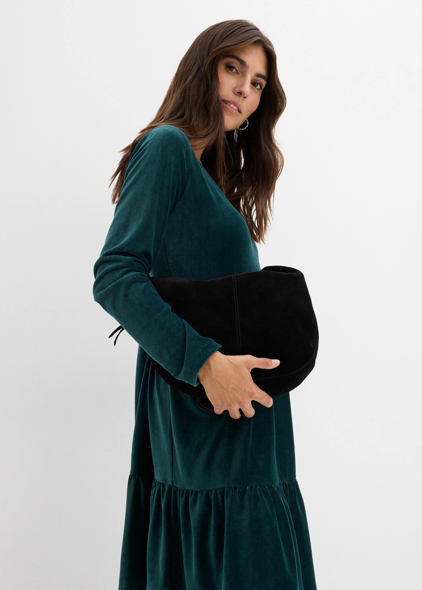 Robe courte en velours extensible • vert profond • Boutique bonprix