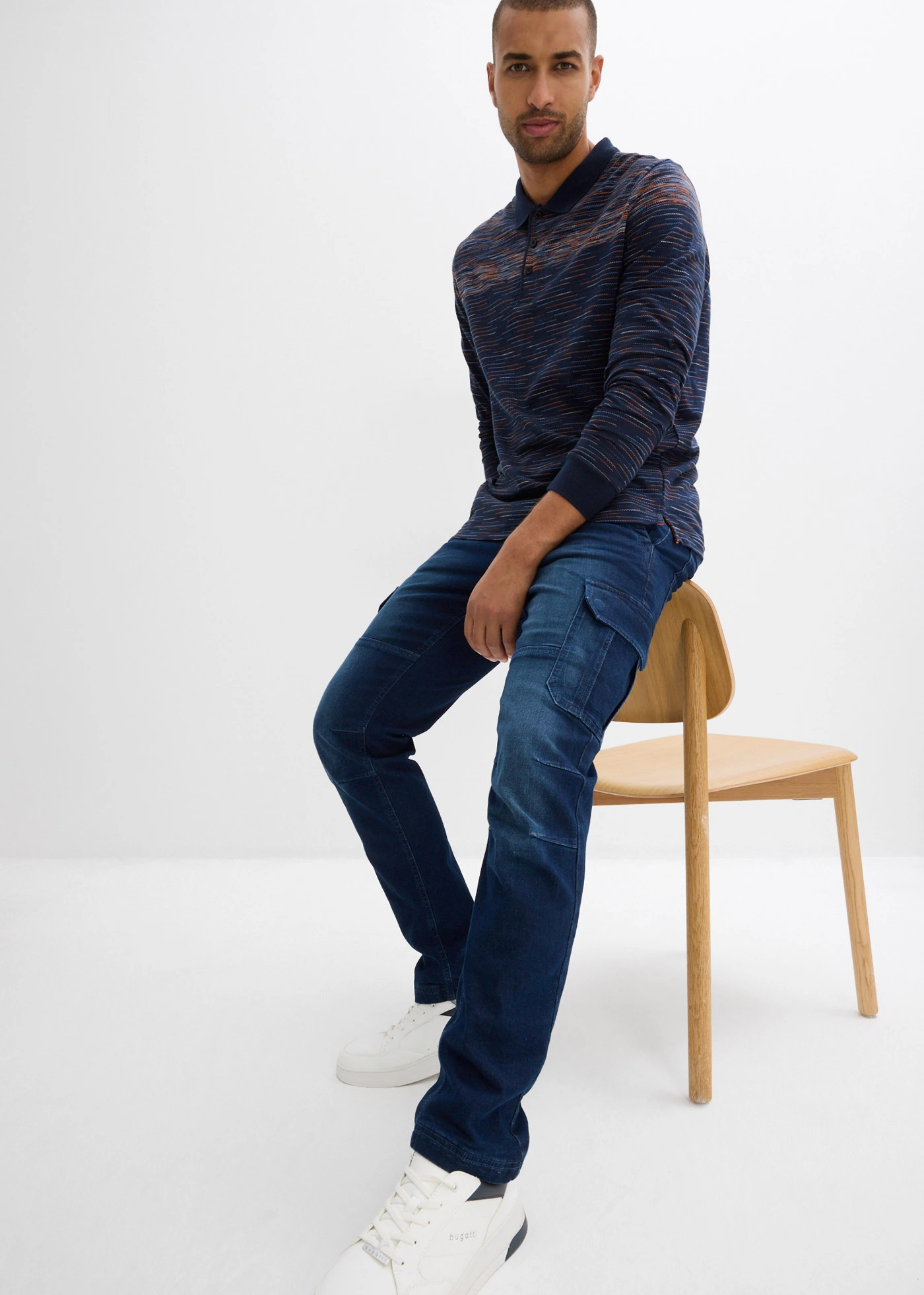 Jeansy ocieplane, regular fit, z kieszeniami cargo, elastycznym pasem i podszewką z flaneli, straight • niebieski denim • sklep bonprix