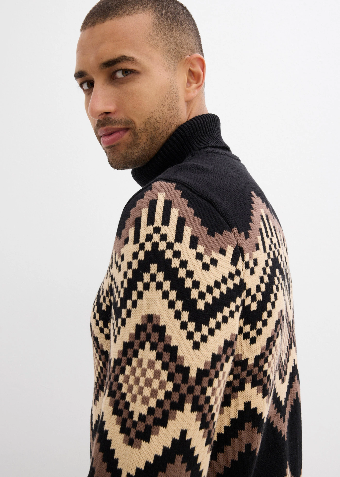 Coltrui met ikat patroon in een zachte katoenmix • leembruin-lichtbruin-zwart • bonprix online shop