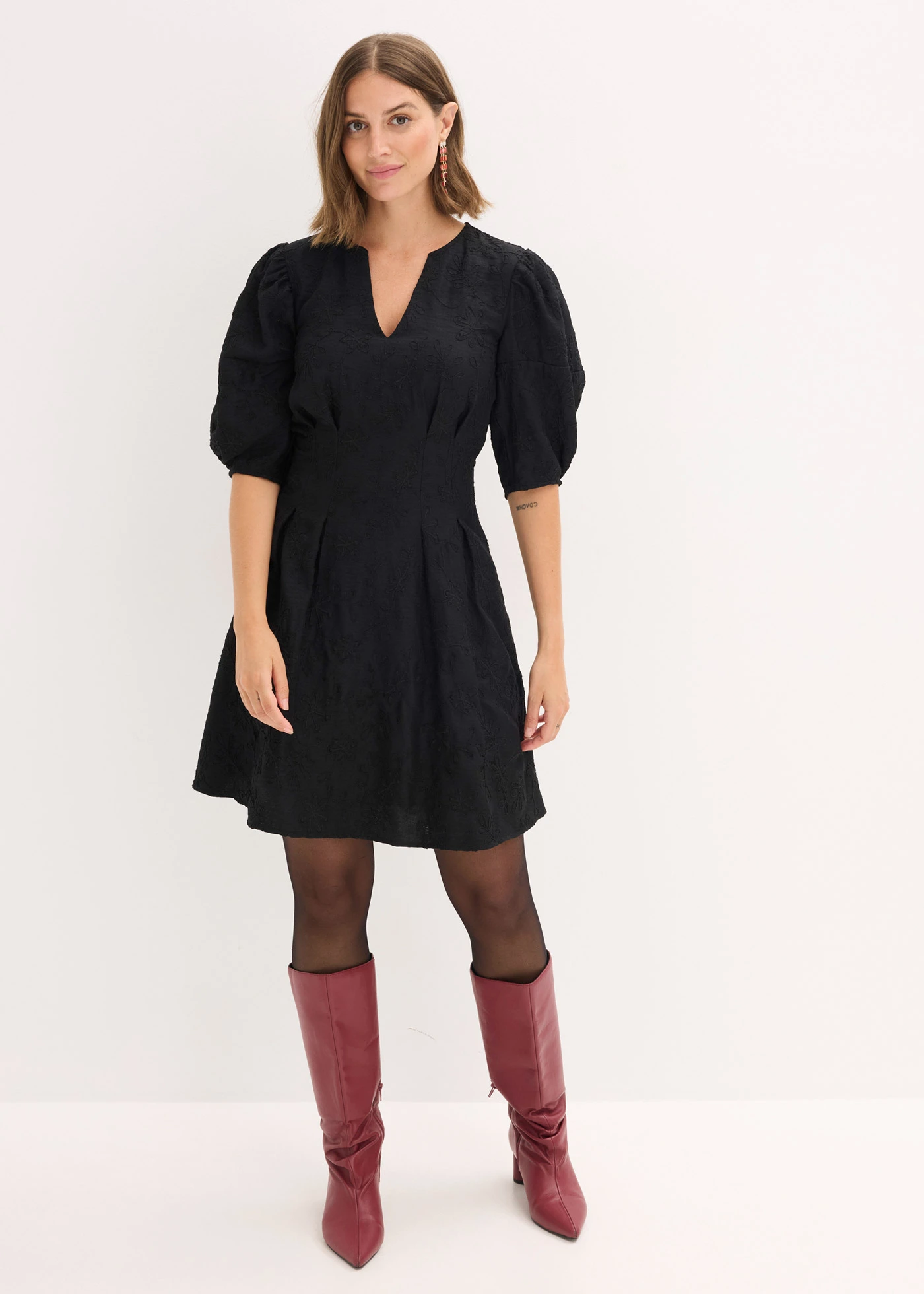 Robe courte • noir • Boutique bonprix