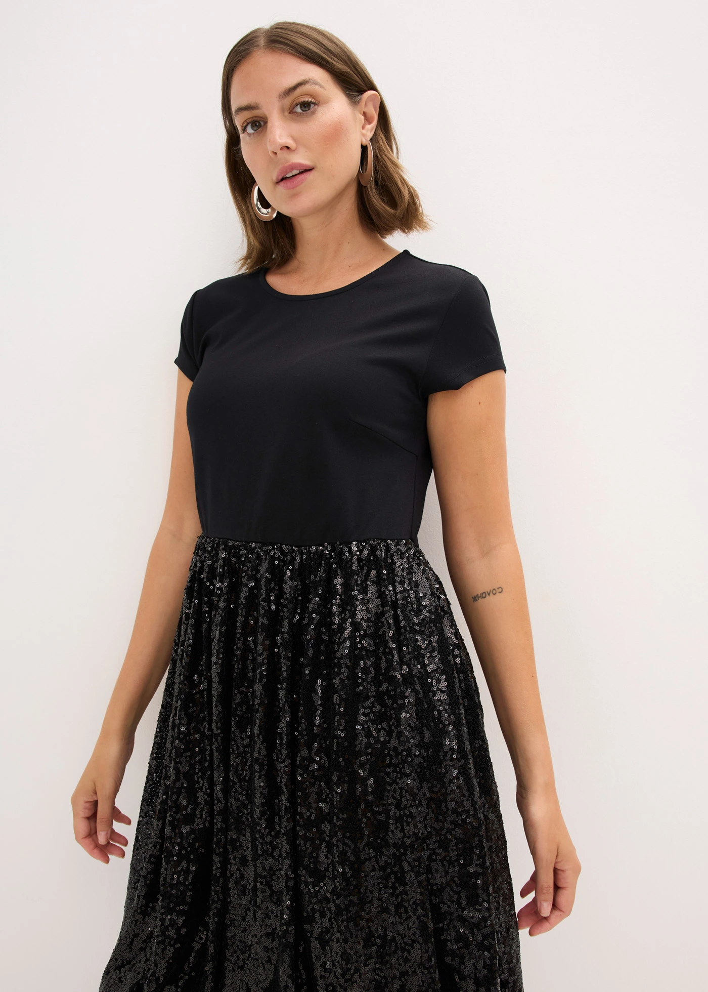 Robe en jersey, viscose majoritaire • noir • Boutique bonprix