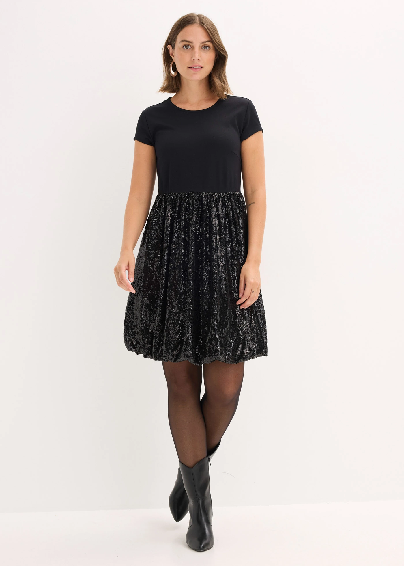 Robe en jersey, viscose majoritaire • noir • Boutique bonprix