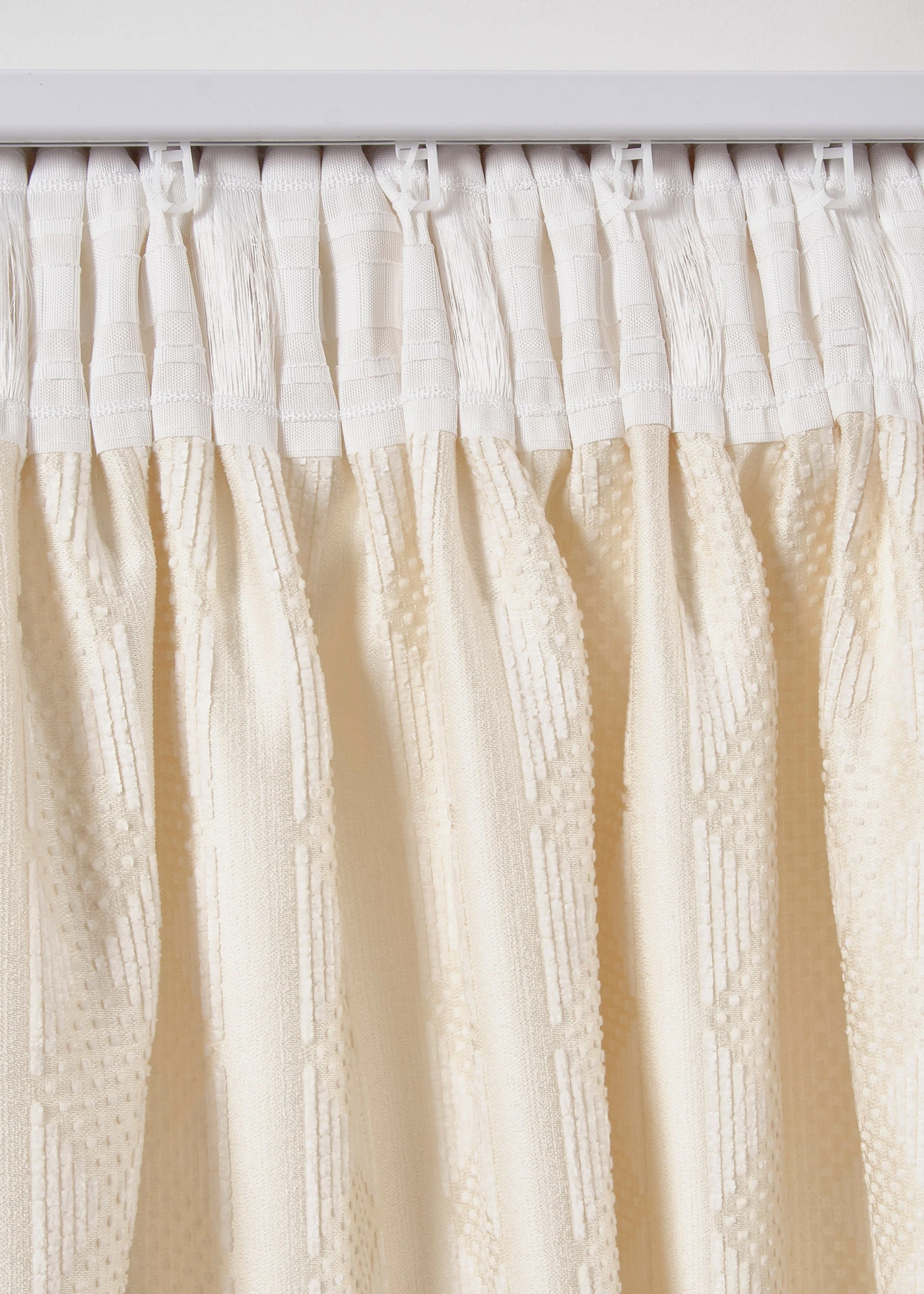 Rideau opaque en velours chenille doux (1 pce) • crème • Boutique bonprix