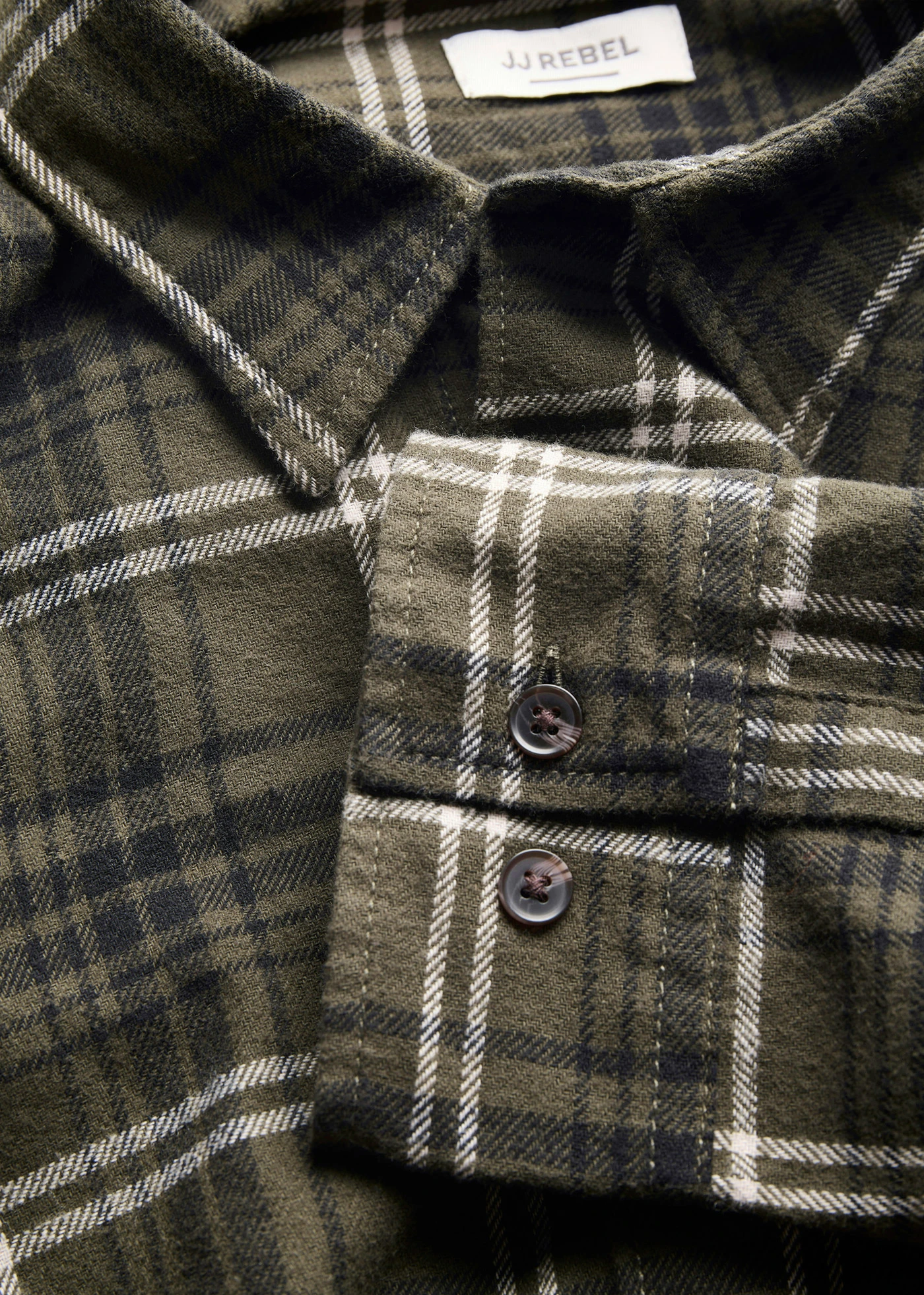 Chemise JJ REBEL en flanelle 100% coton • noir-olive carreaux • Boutique bonprix