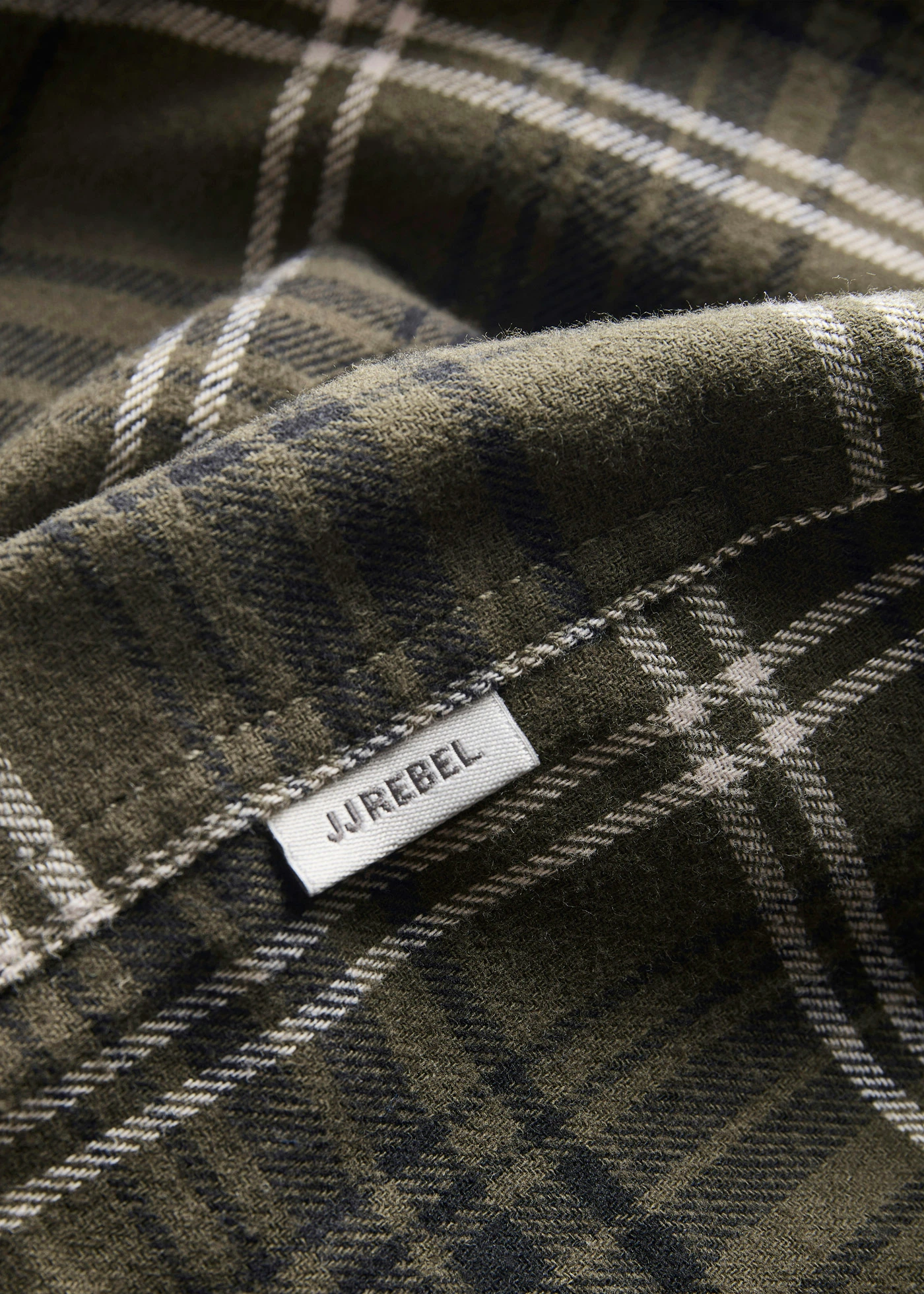 Chemise JJ REBEL en flanelle 100% coton • noir-olive carreaux • Boutique bonprix