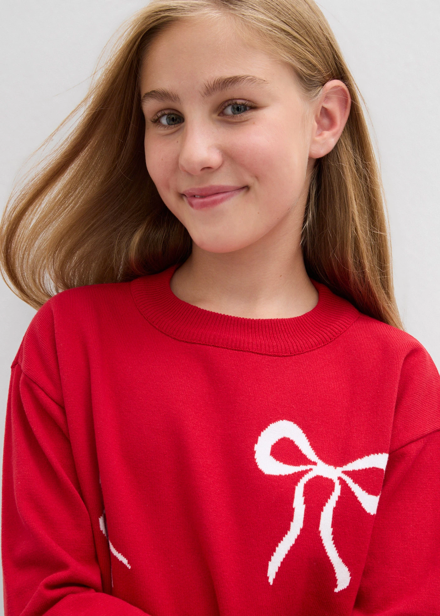 Pull en fine maille avec détail nœud • rouge piment • Boutique bonprix