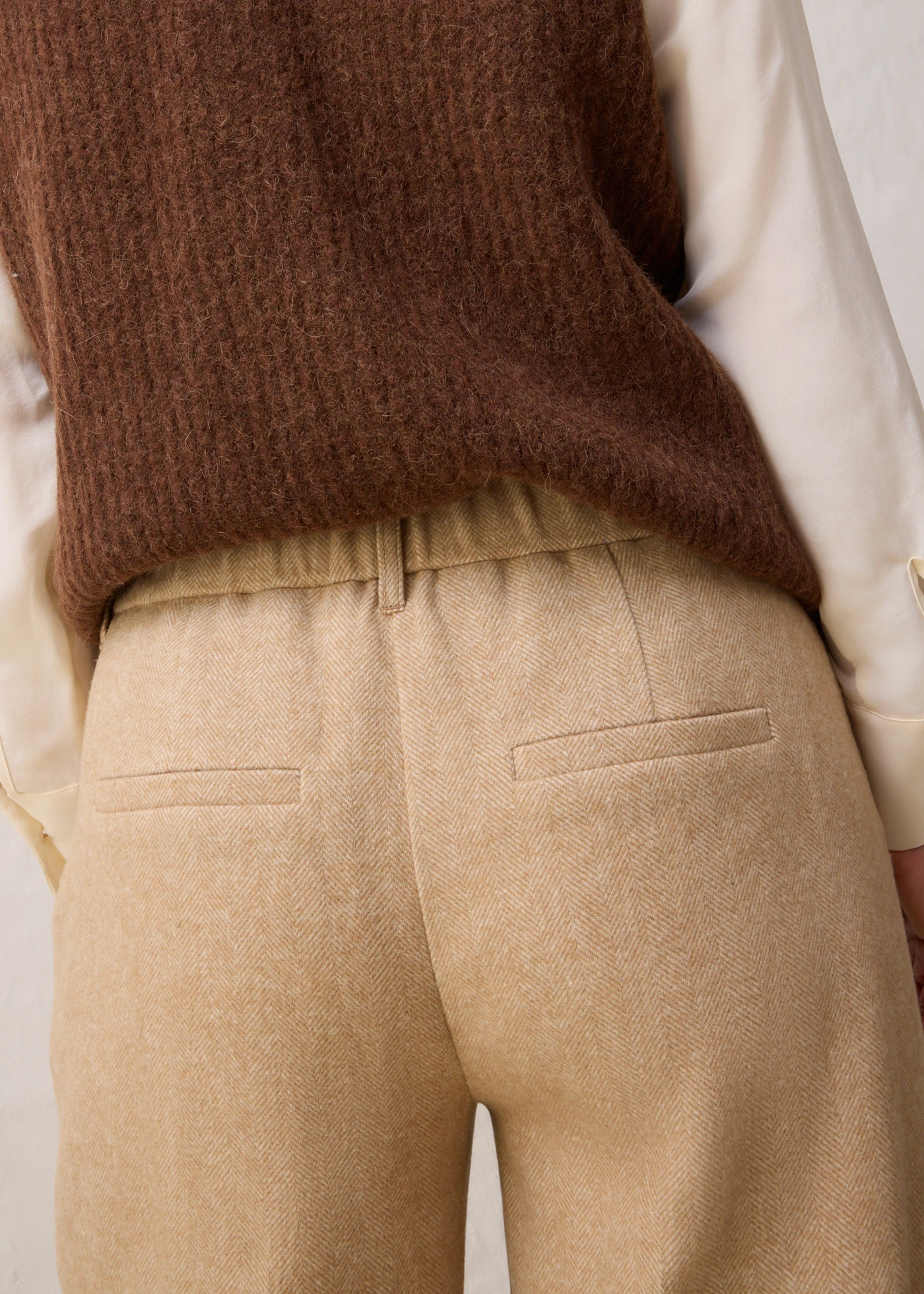 Vlněné kalhoty se vzorem rybí kosti • béžový melír • bonprix obchod