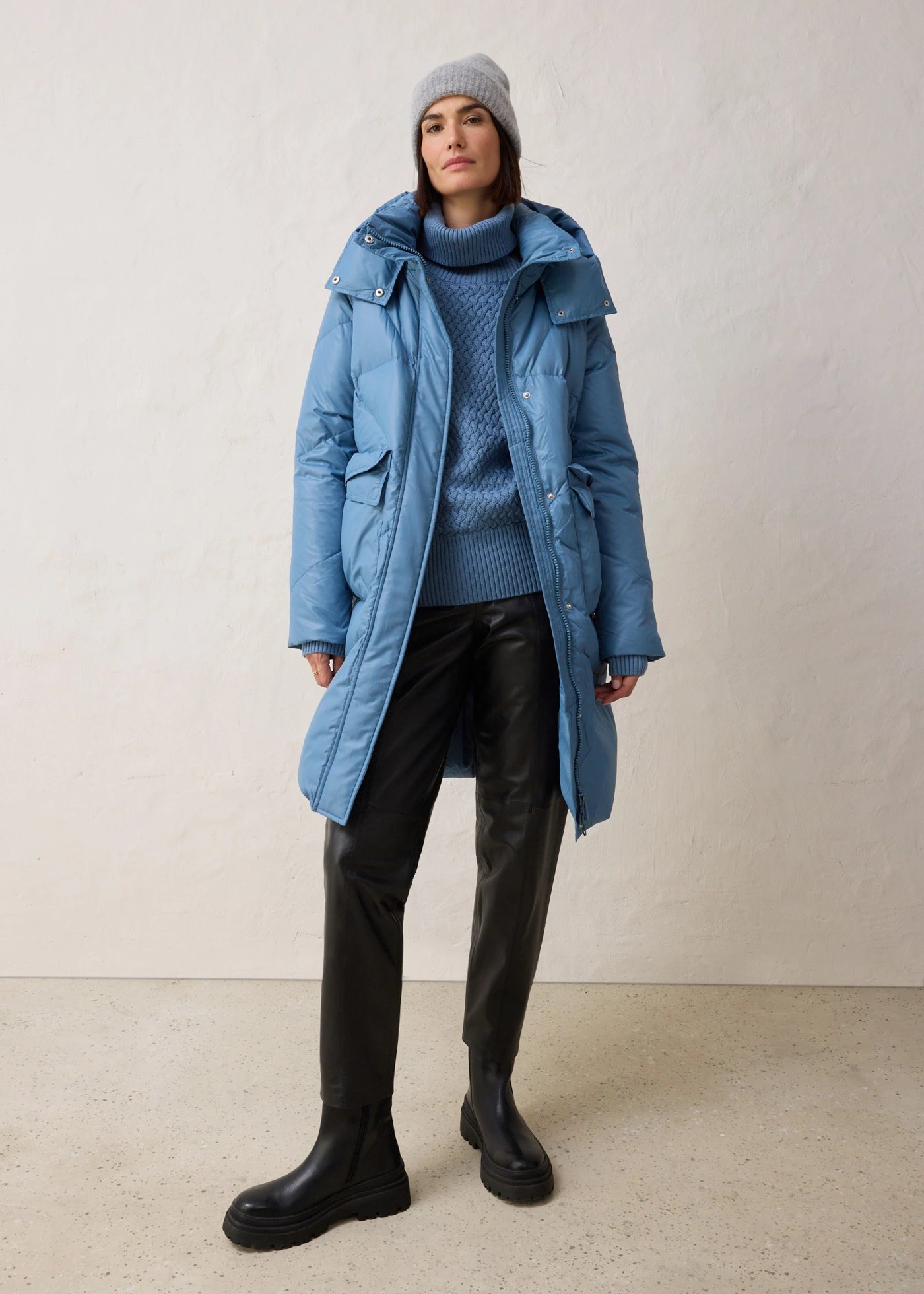 Péřový kabát s recyklovaným peřím, odolný vůči vodě • modrošedá • bonprix obchod