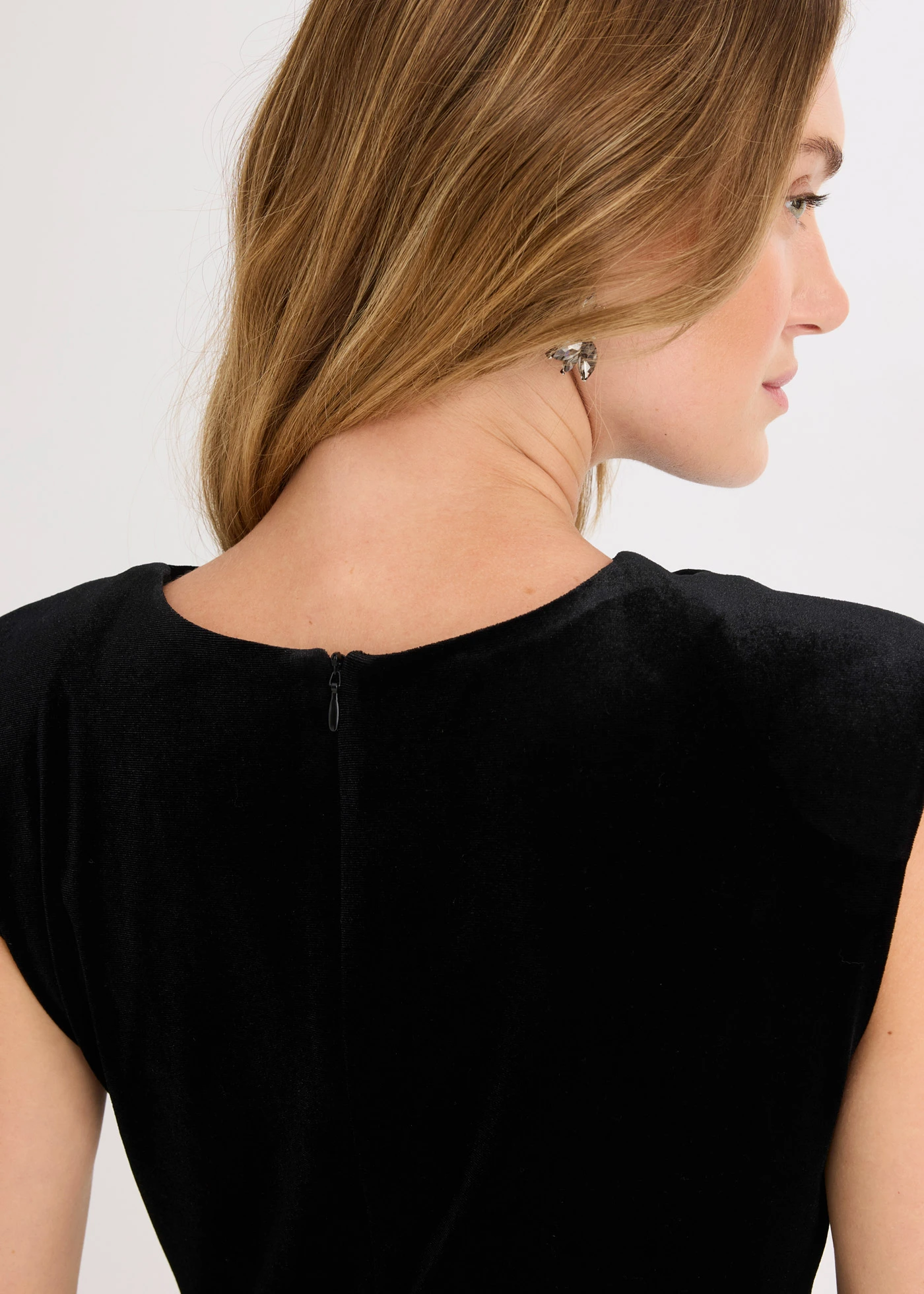 Robe midi • noir • Boutique bonprix