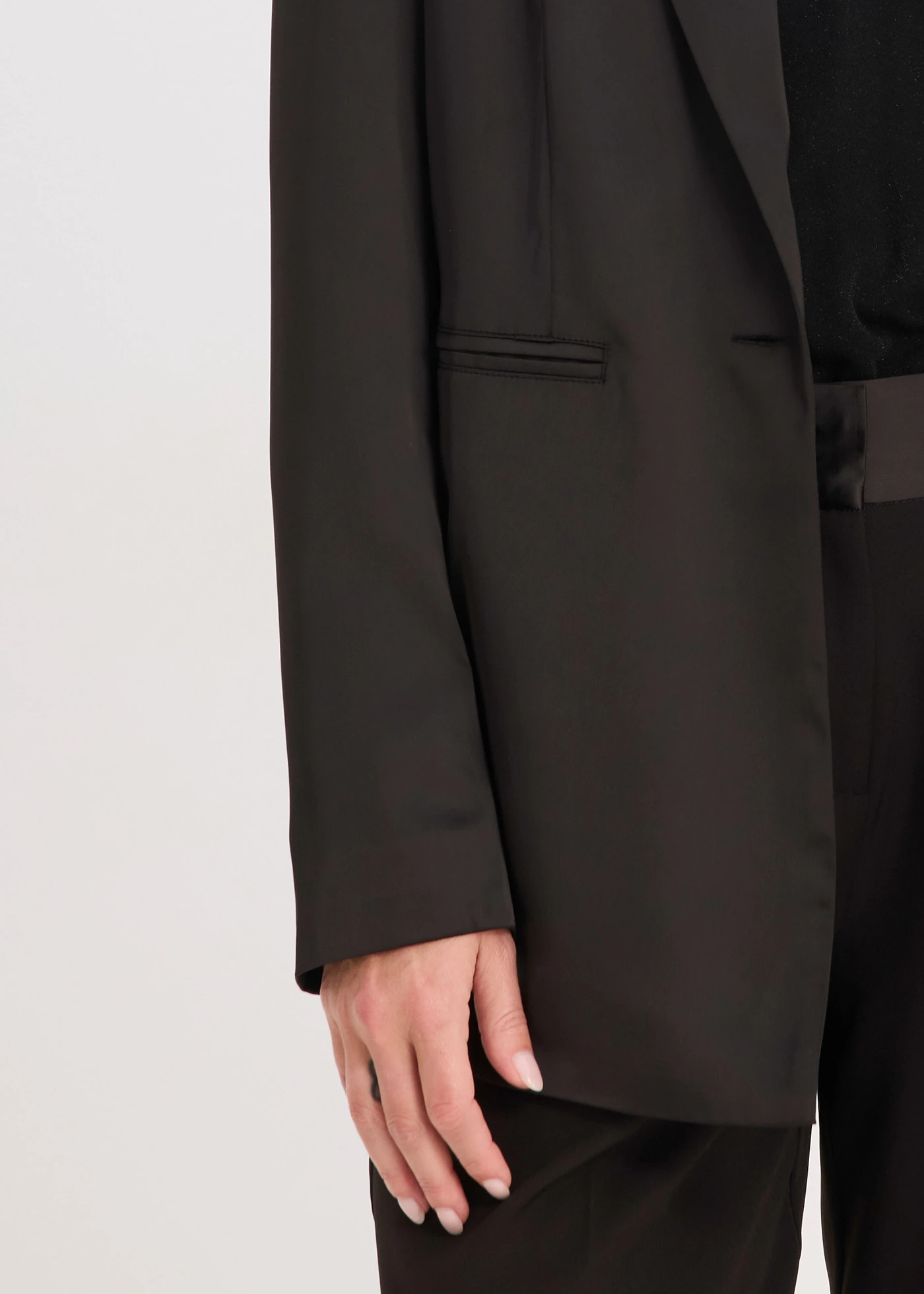Blazer oversize en satin • noir • Boutique bonprix
