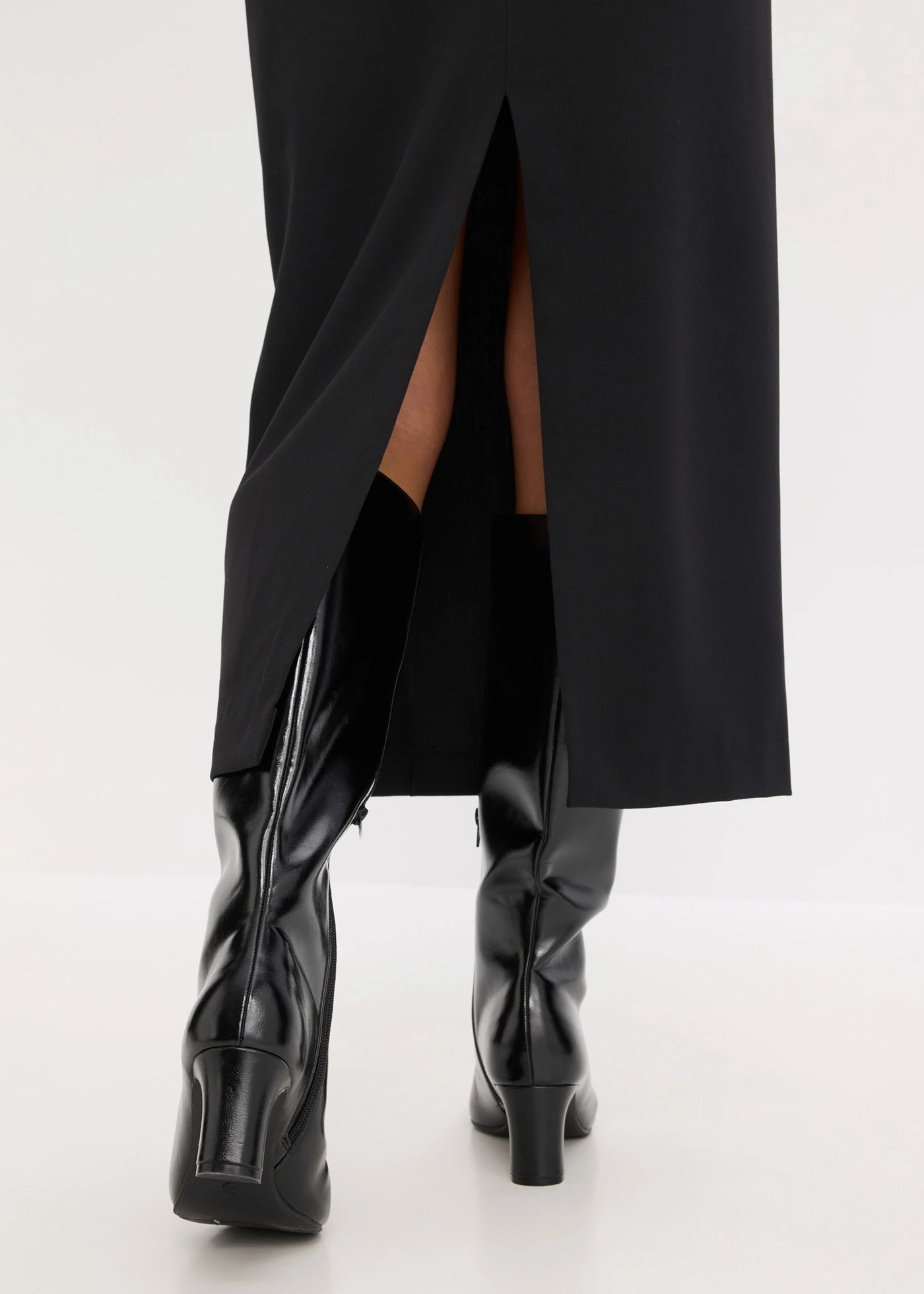 Fustă midi din material cu viscoză • negru • magazin bonprix