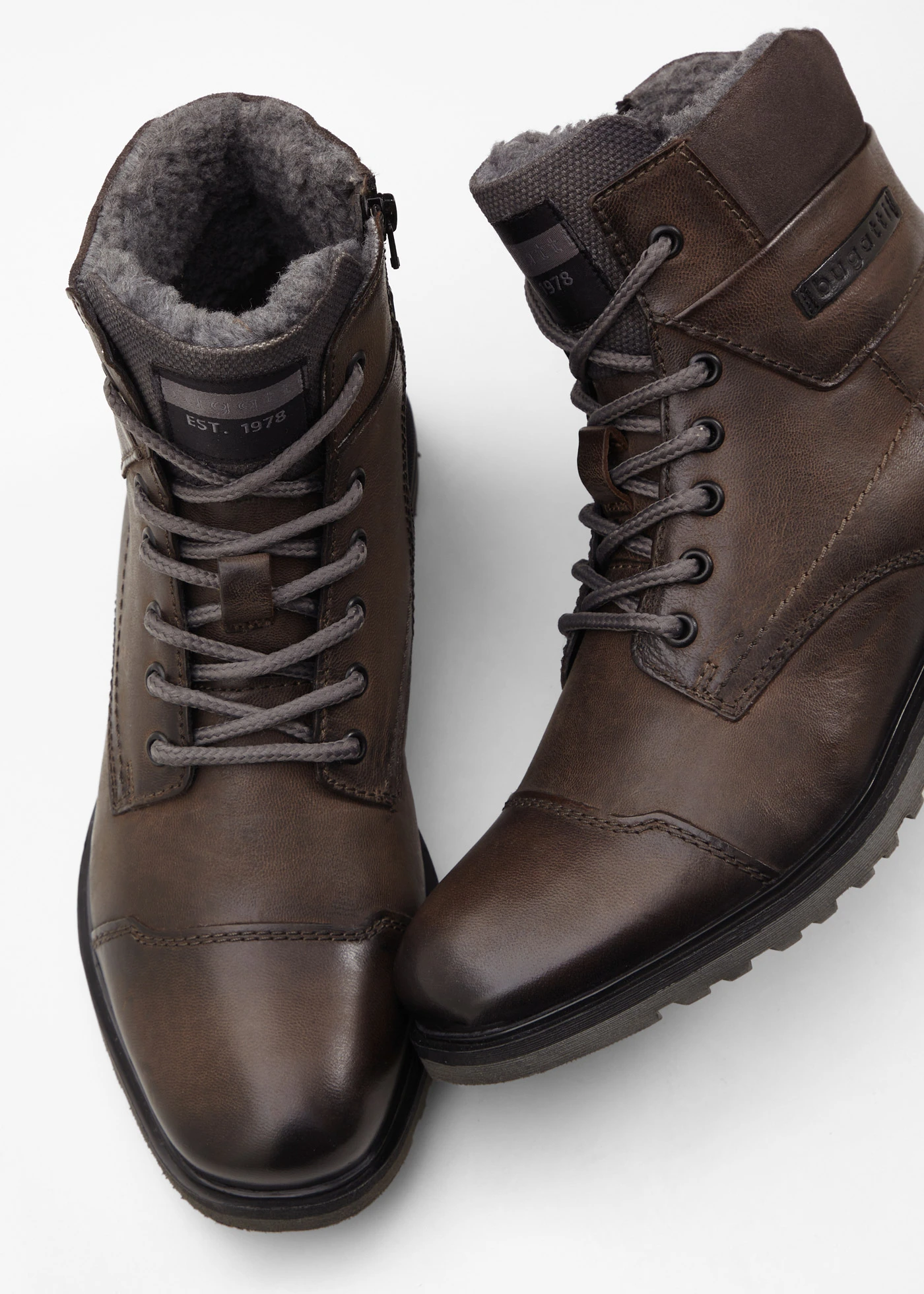 Kožená šněrovací kotníková obuv značky Bugatti • šedohnědá • bonprix obchod