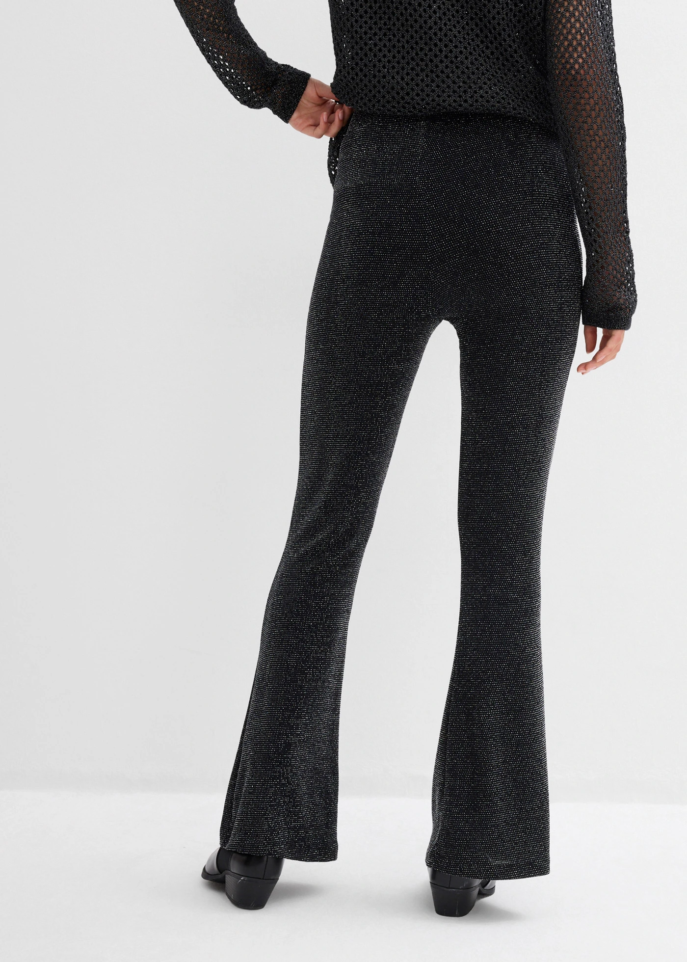 Lefelé bővülő szárú legging csillogó részletekkel • fekete • bonprix áruház