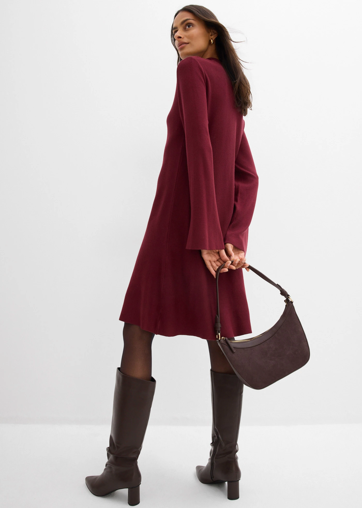 Sukienka dzianinowa o kroju trapezowym z mieszanki wiskozy • czerwony klonowy • sklep bonprix