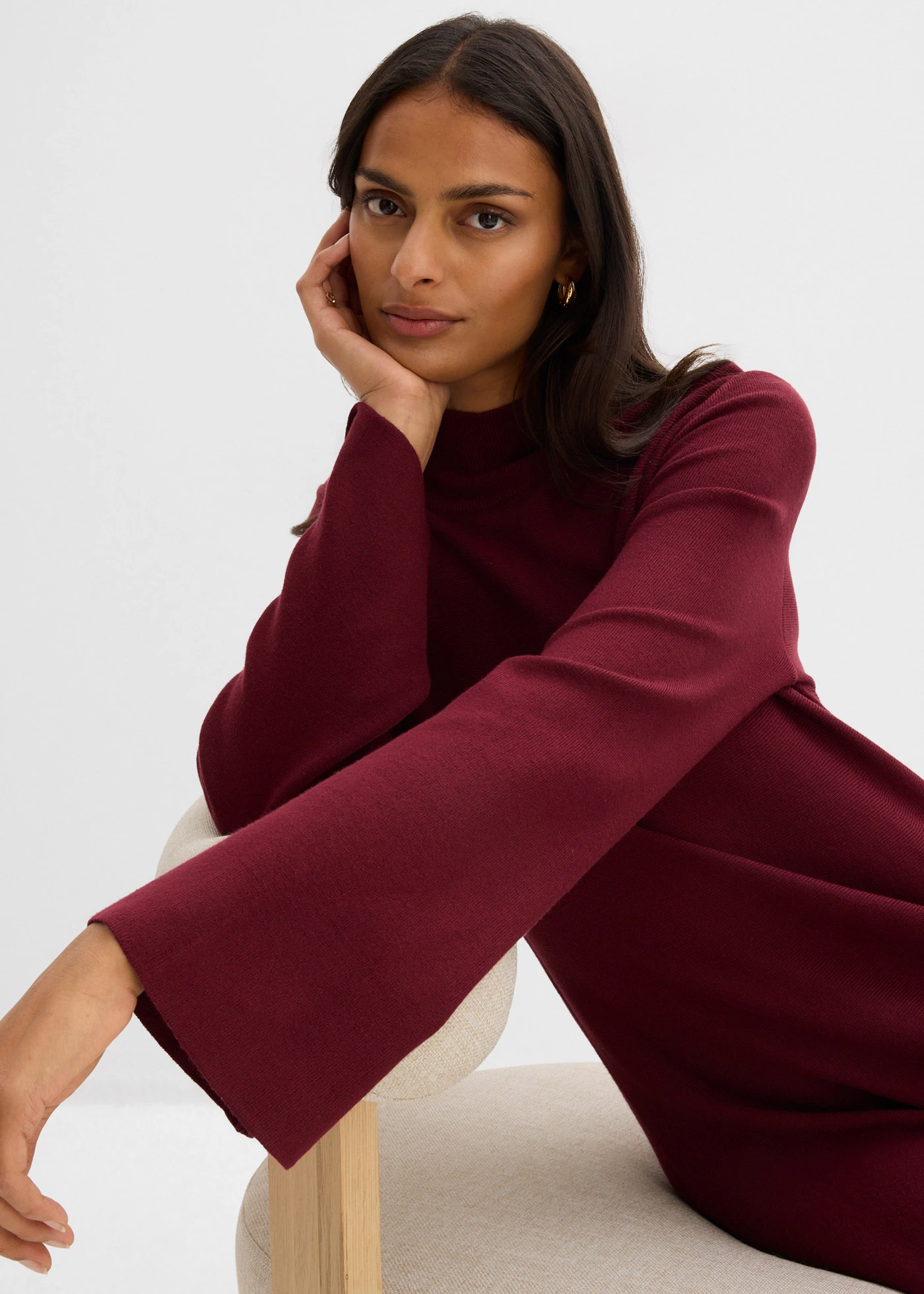 Rochie tricotată cu croi în A, din mix cu viscoză • roșu arțar • magazin bonprix