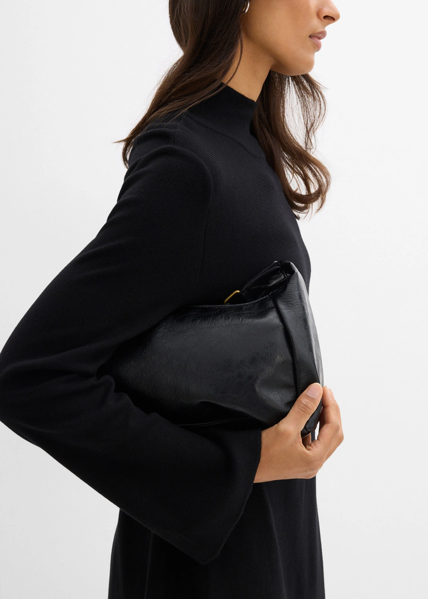 Kötött ruha A-fazonban, viszkóz keverékből • fekete • bonprix áruház