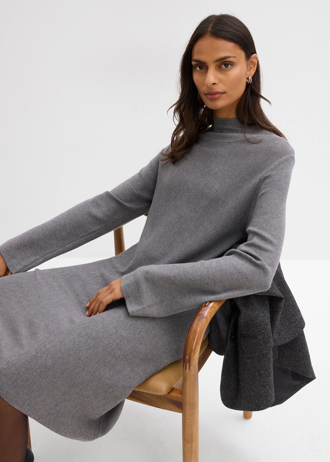 Robe trapèze en maille, viscose majoritaire • gris chiné • Boutique bonprix