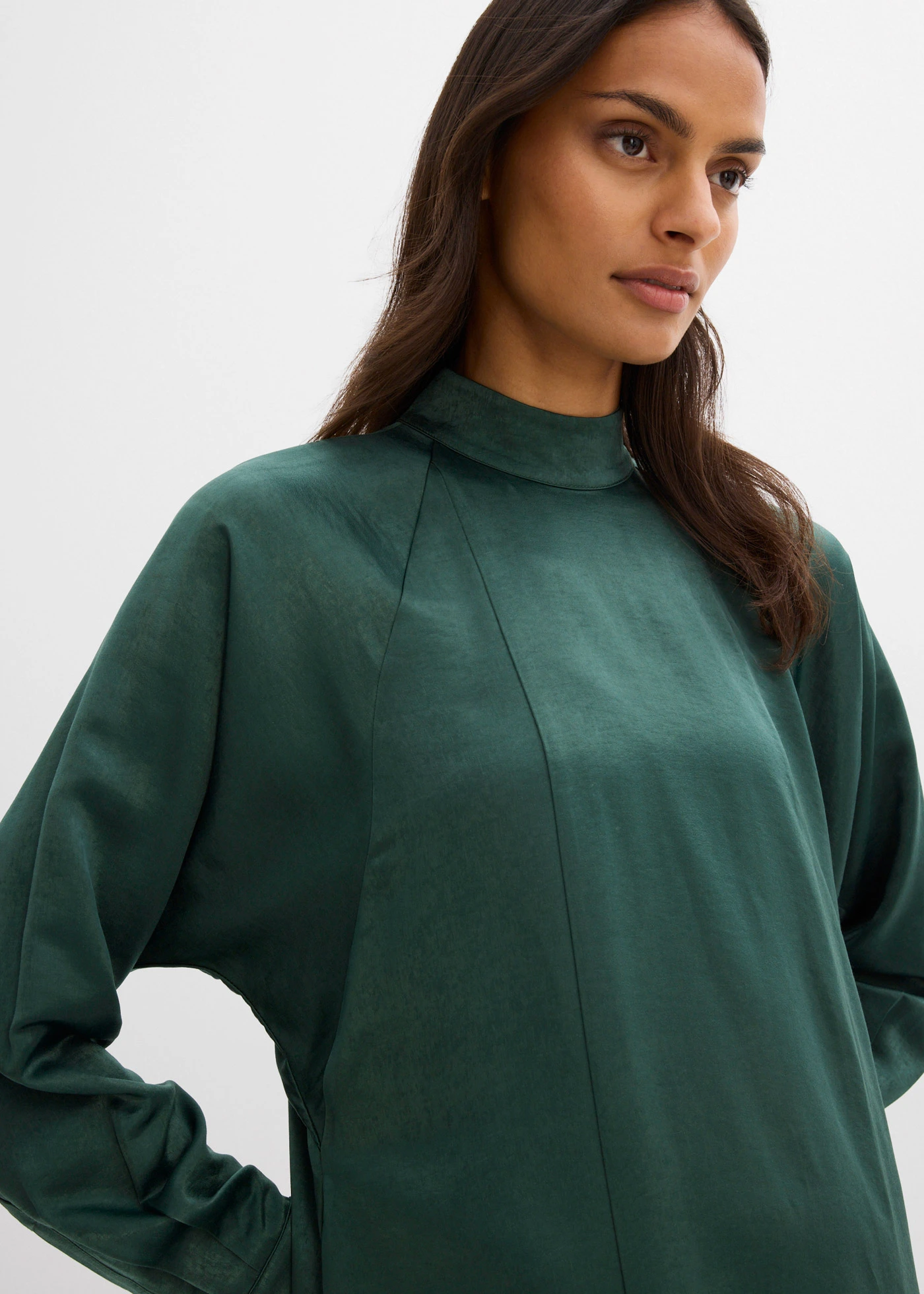 Robe en viscose majoritaire • vert feuille • Boutique bonprix