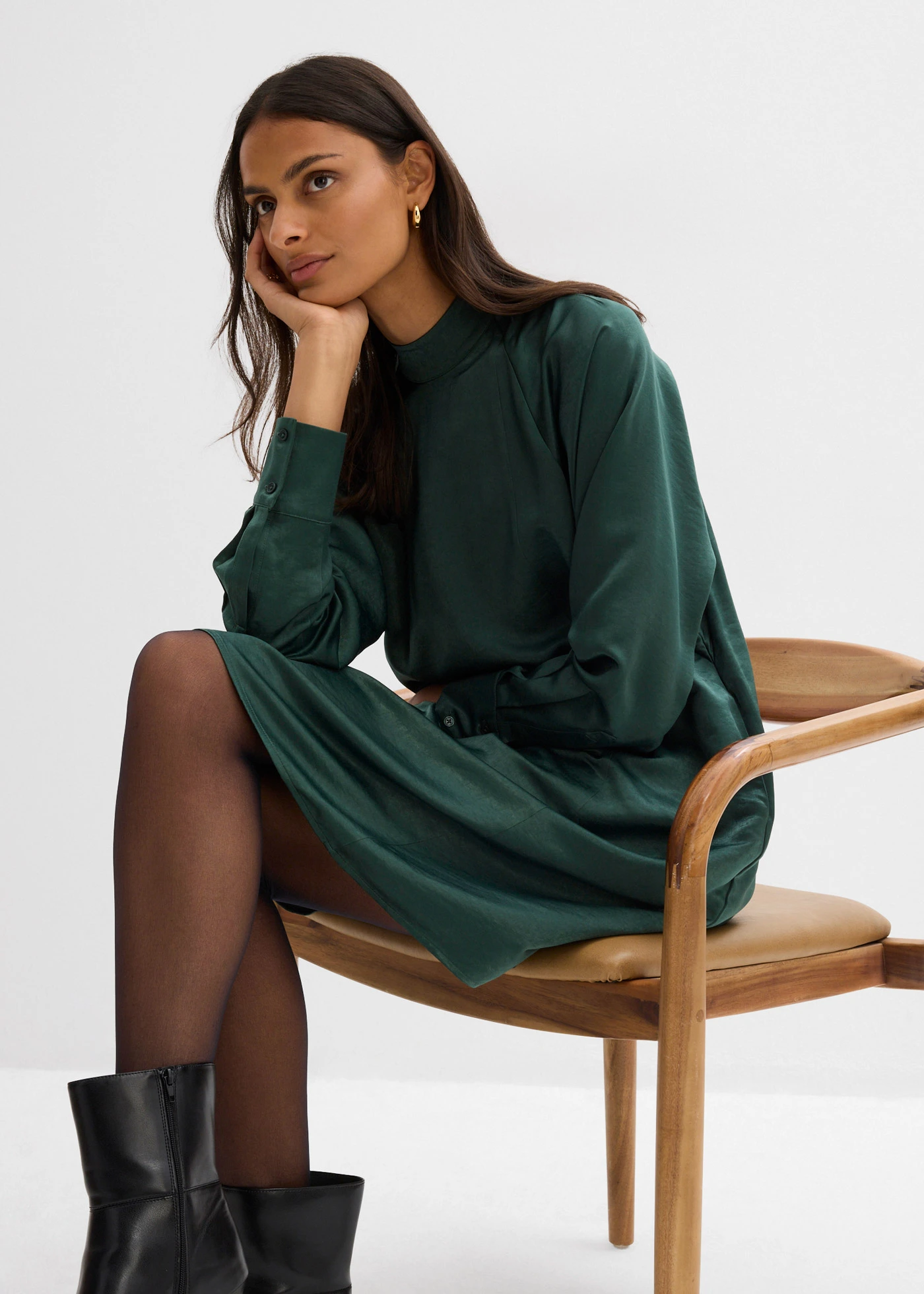 Robe en viscose majoritaire • vert feuille • Boutique bonprix