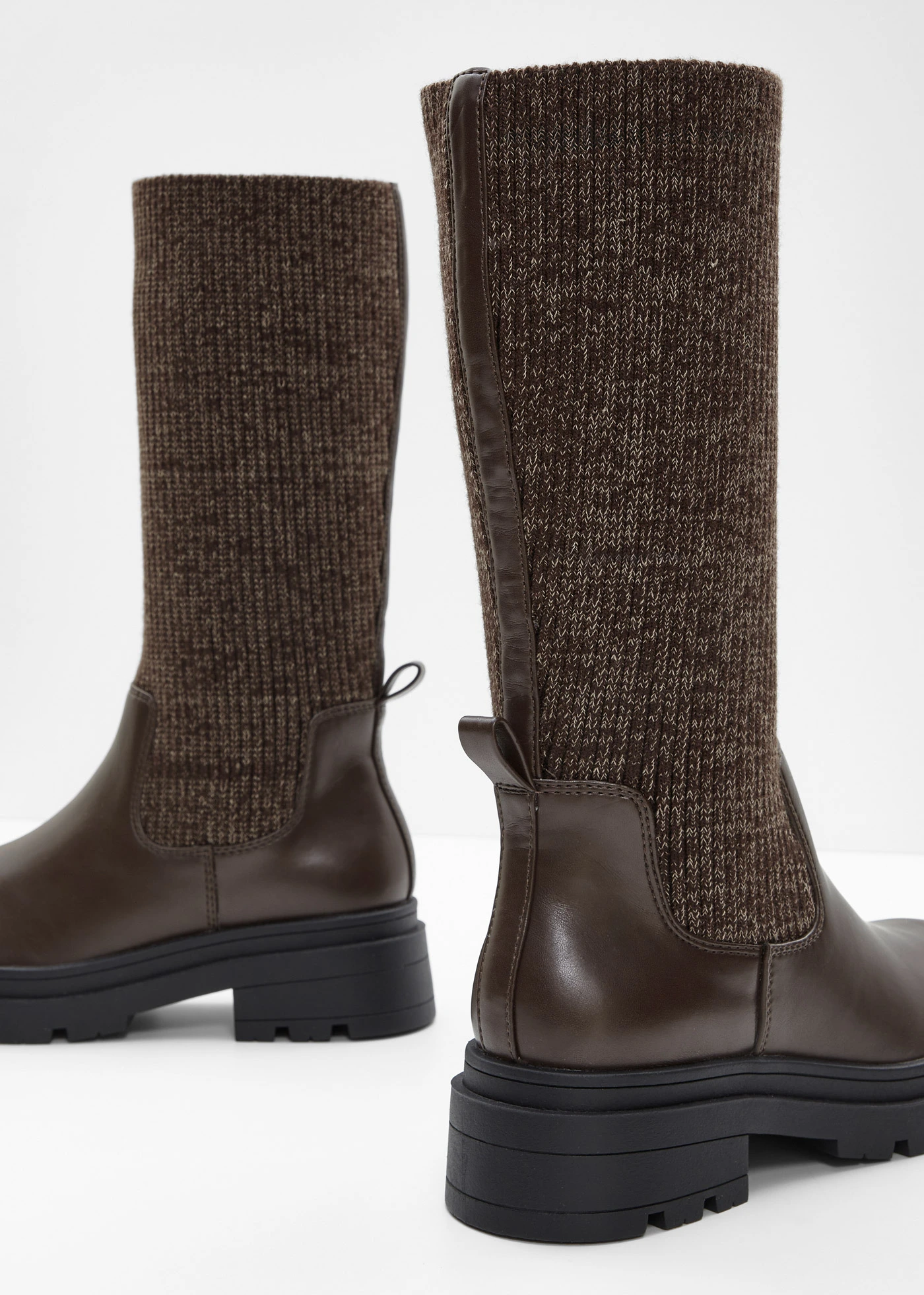 Bottes • marron foncé • Boutique bonprix