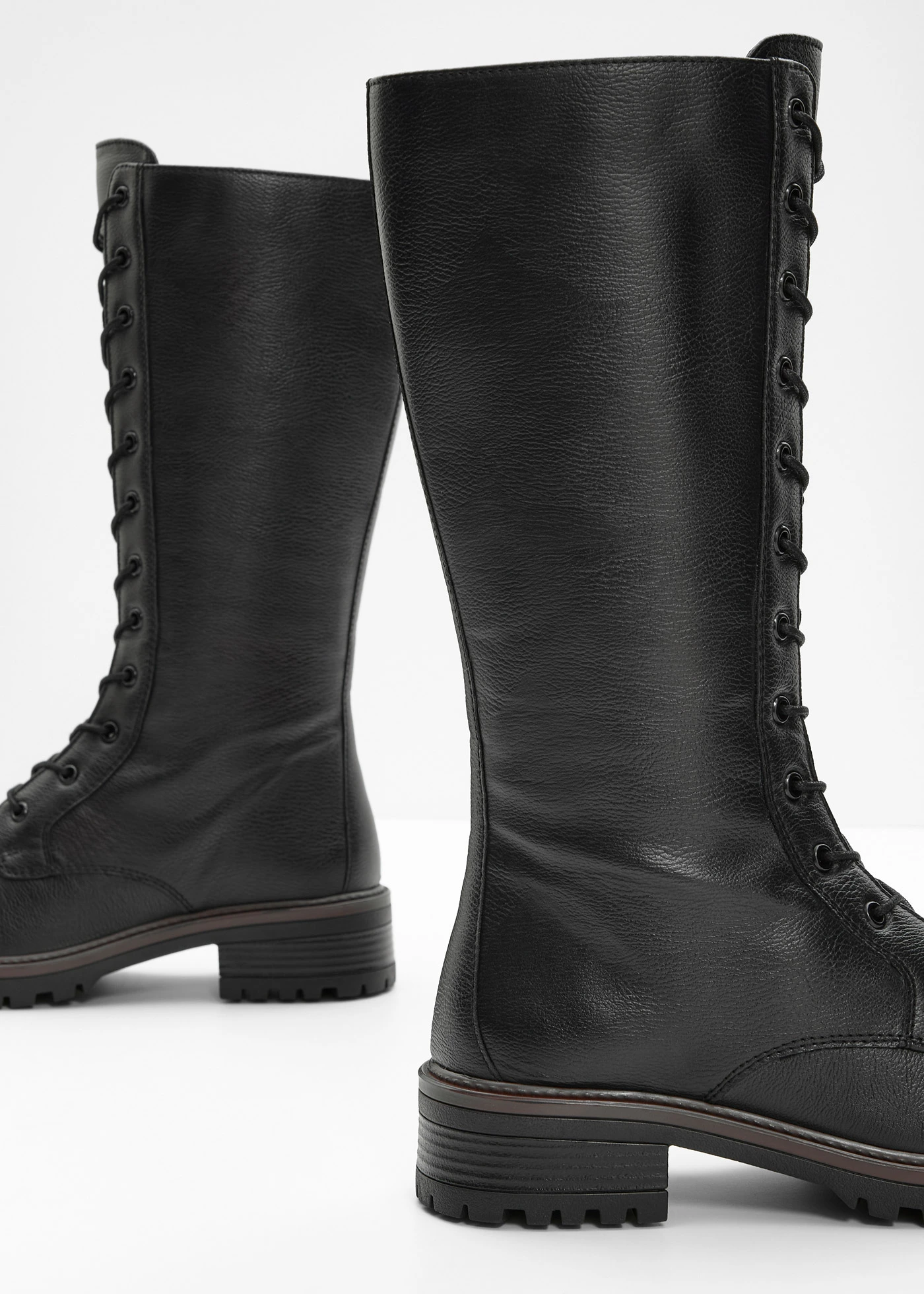 Bottes à lacets • noir • Boutique bonprix