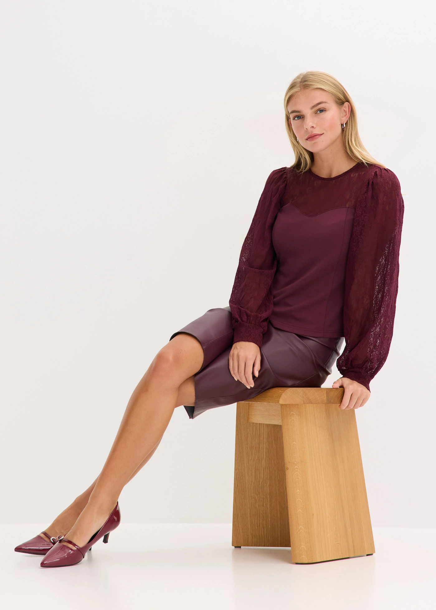 T-shirt manches longues à dentelle • bordeaux • Boutique bonprix