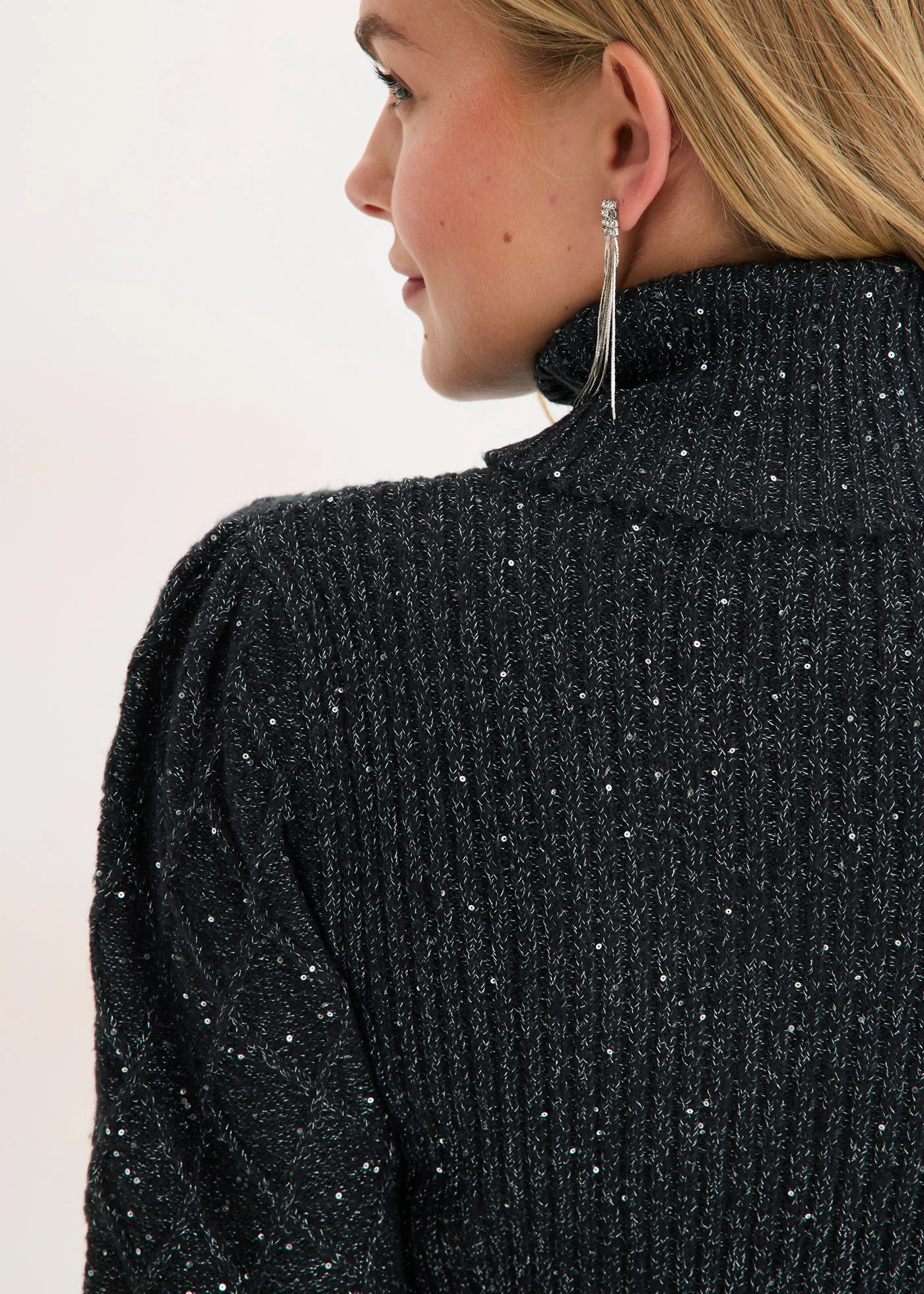 Gebreide jurk met pailletten • zwart • bonprix online shop