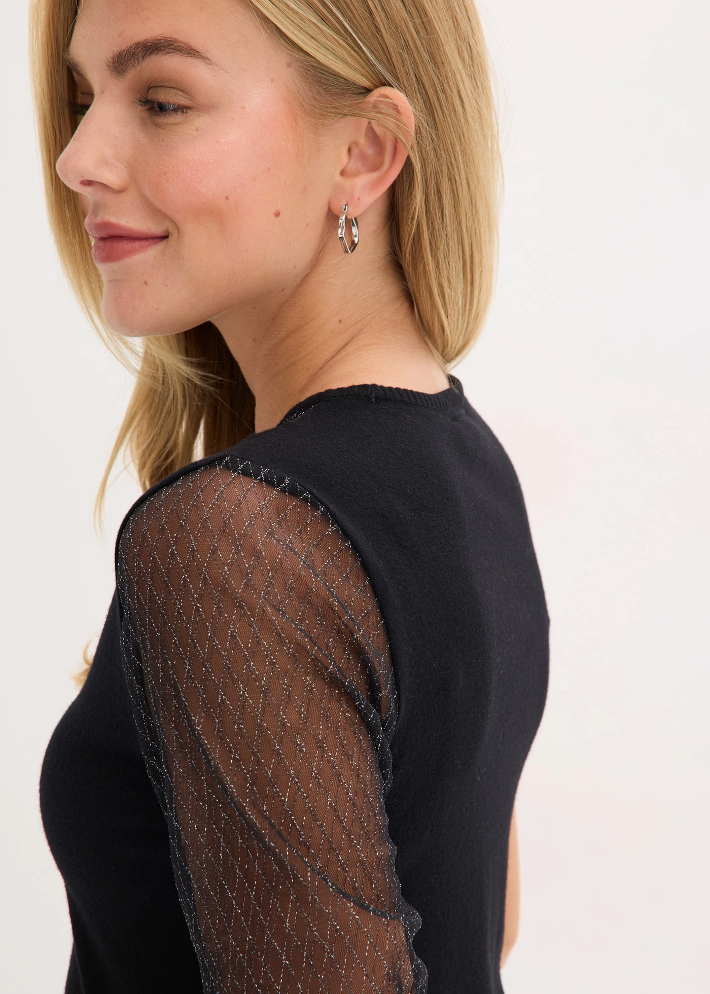 Sweter z cienkiej dzianiny z siateczkową wstawką • czarny • sklep bonprix