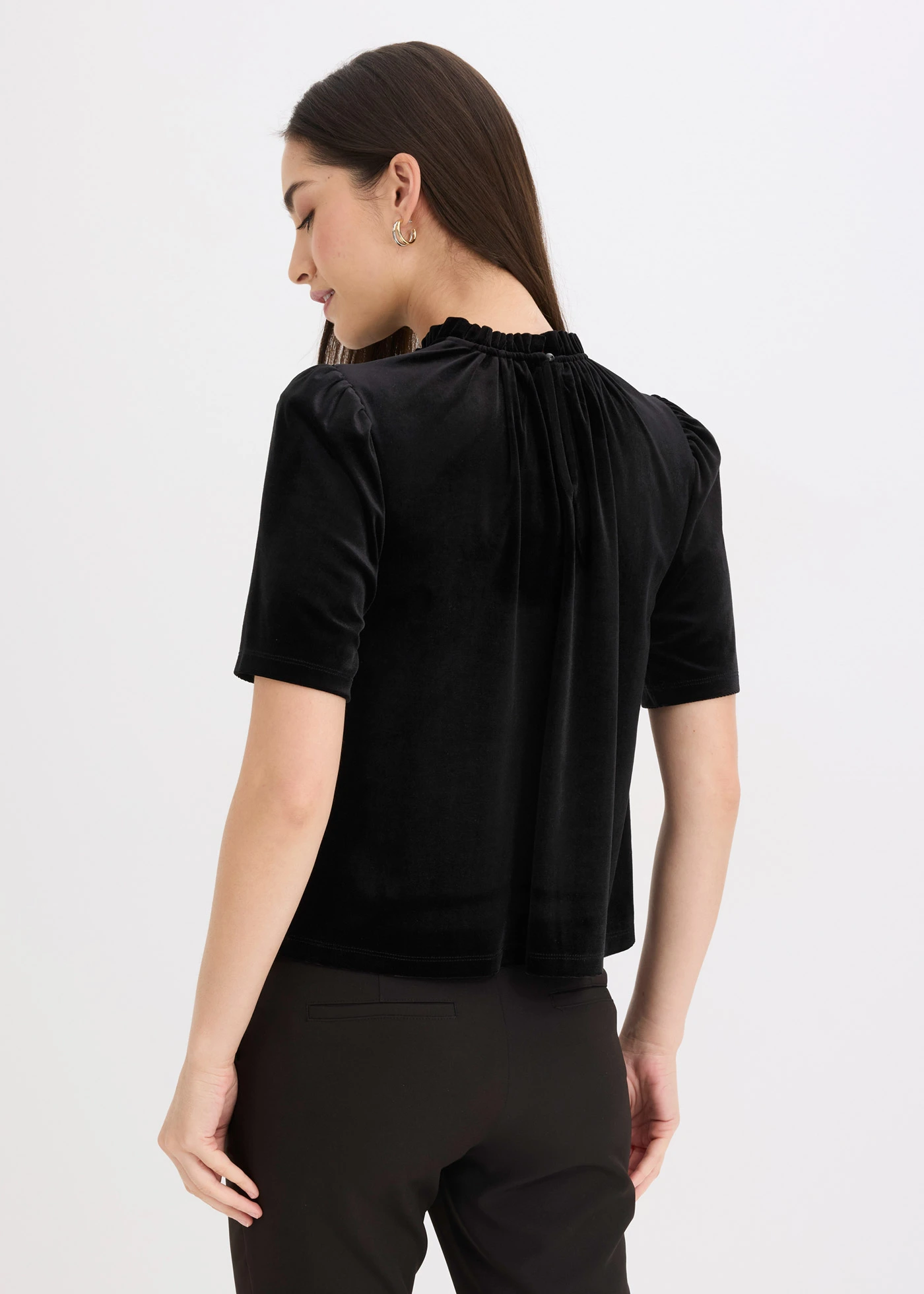 T-shirt en velours • noir • Boutique bonprix