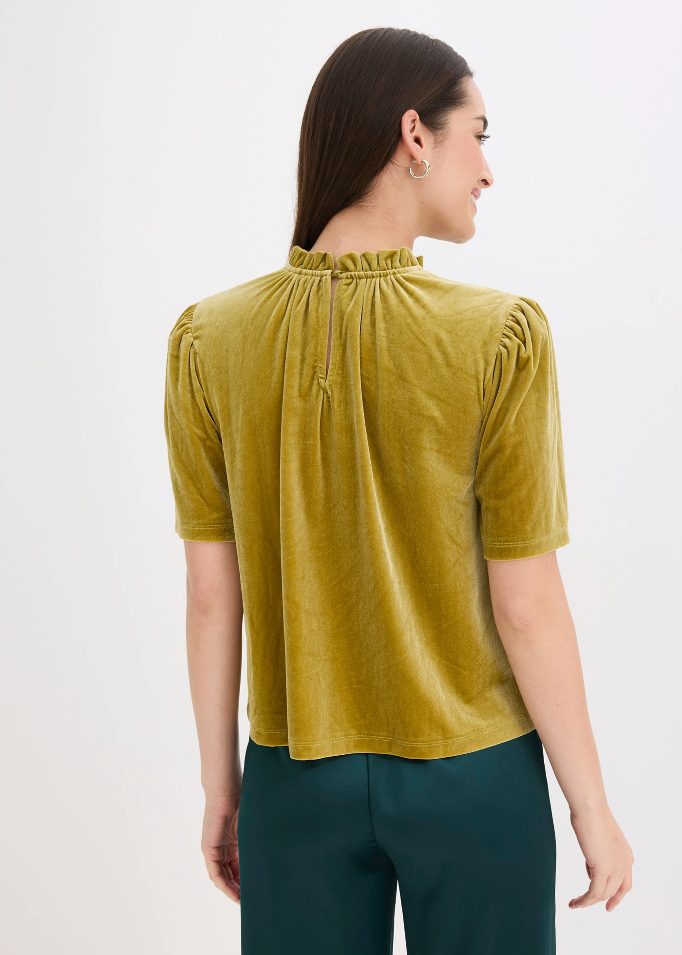 T-shirt en velours • doré • Boutique bonprix