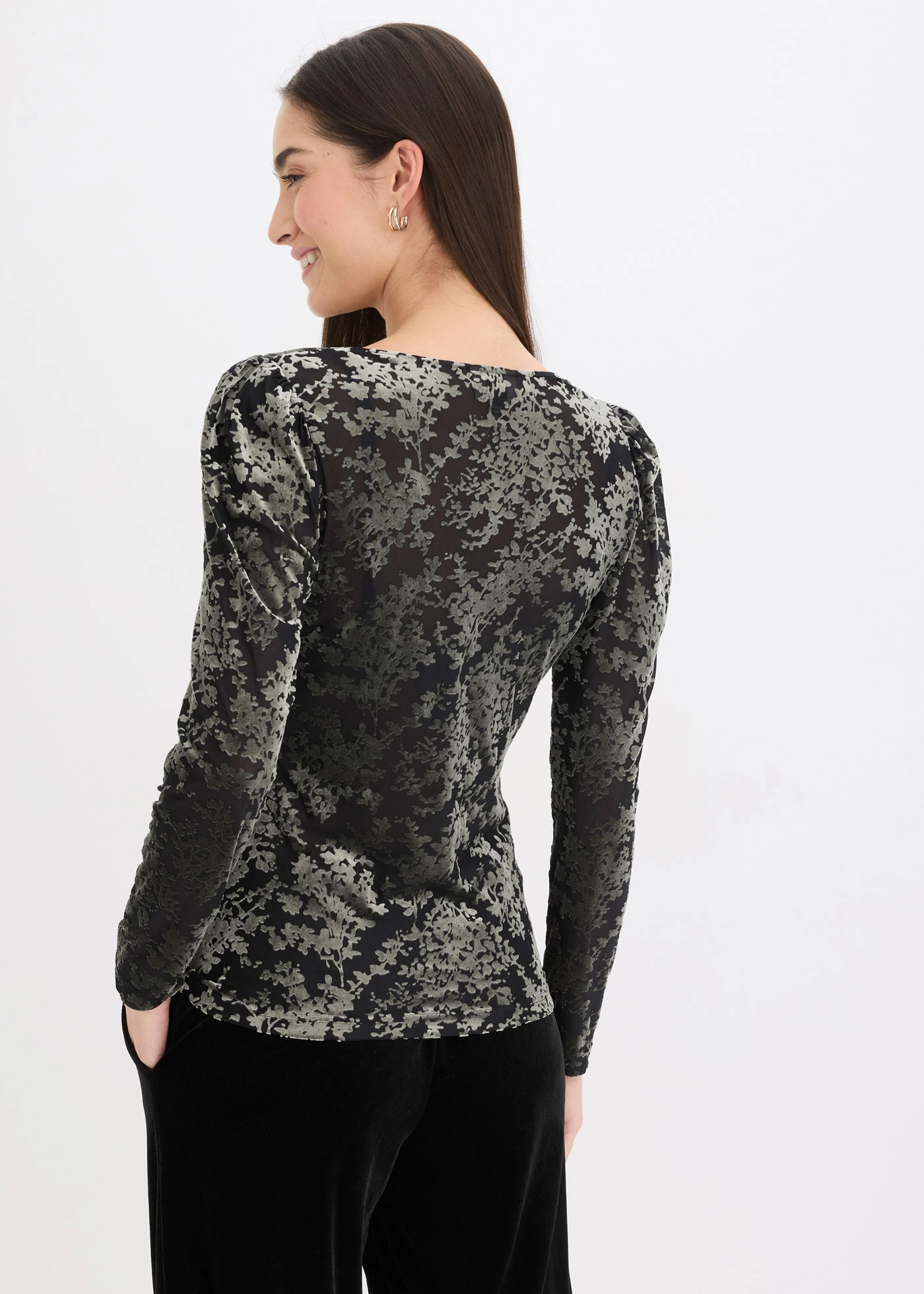 T-shirt manches longues en velours dévoré • noir-vert floral • Boutique bonprix