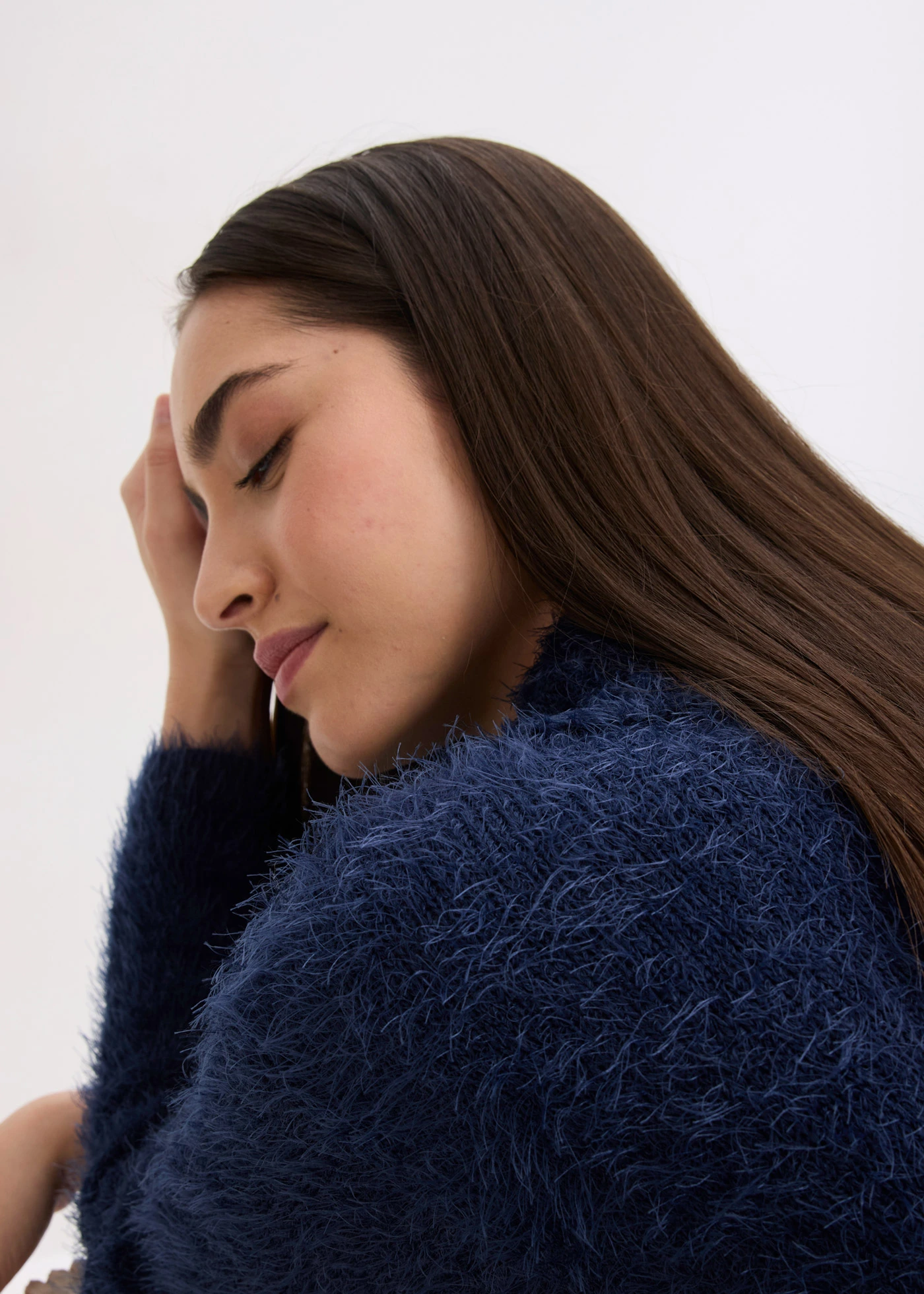 Pull col roulé en maille poilue • bleu foncé • Boutique bonprix