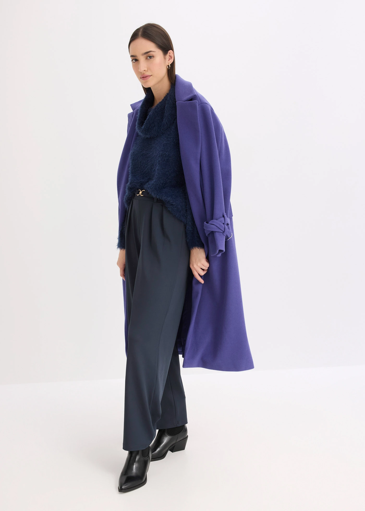 Pull col roulé en maille poilue • bleu foncé • Boutique bonprix