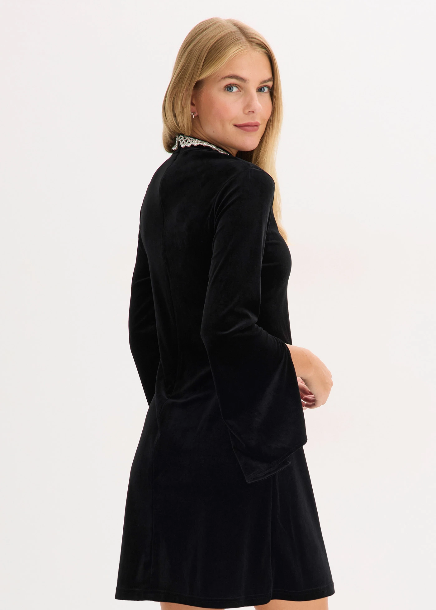 Mini jurk van soepel velours • zwart • bonprix online shop