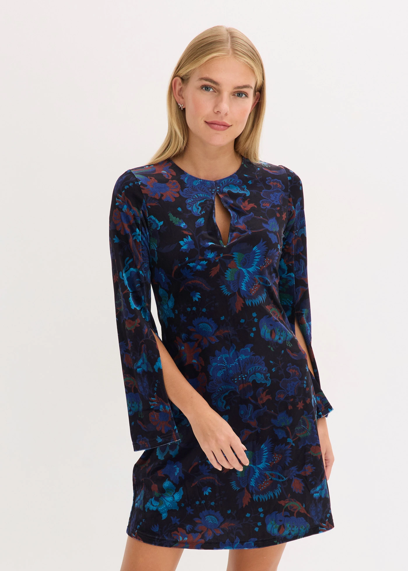 Robe courte en velours fluide • noir • Boutique bonprix