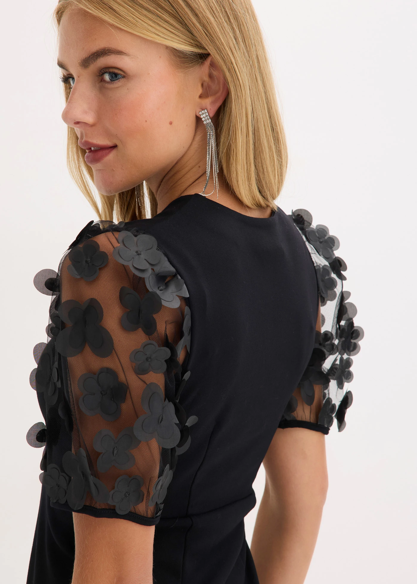 Robe courte avec manches en organza • noir • Boutique bonprix