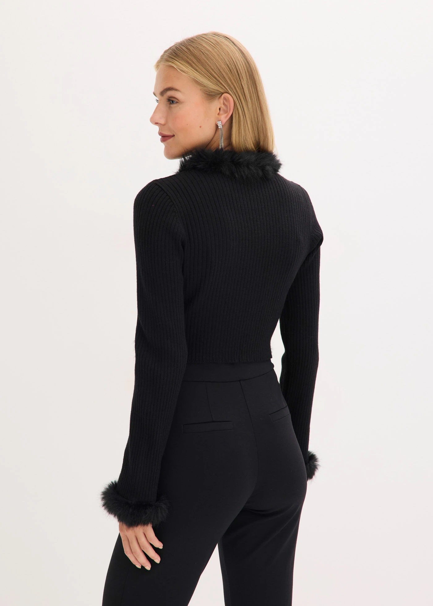 Gilet en maille avec bordures peluche • noir • Boutique bonprix