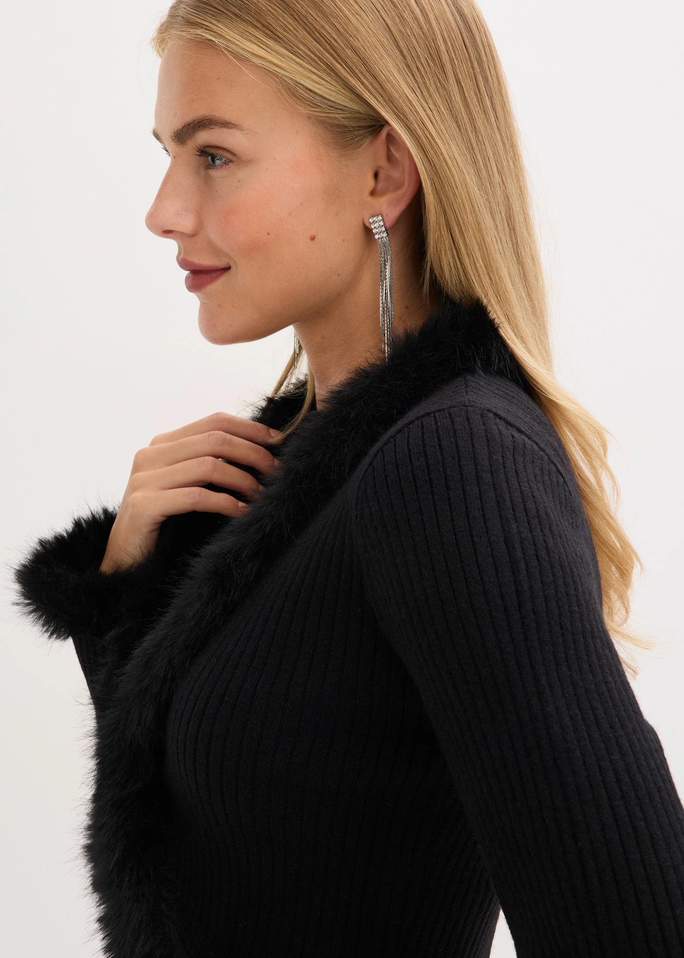 Gilet en maille avec bordures peluche • noir • Boutique bonprix